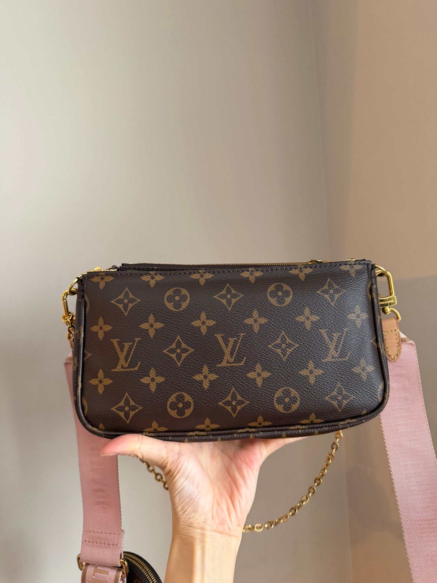 ❗️SOLD❗️MultiPochette in Monogram Pink Strap