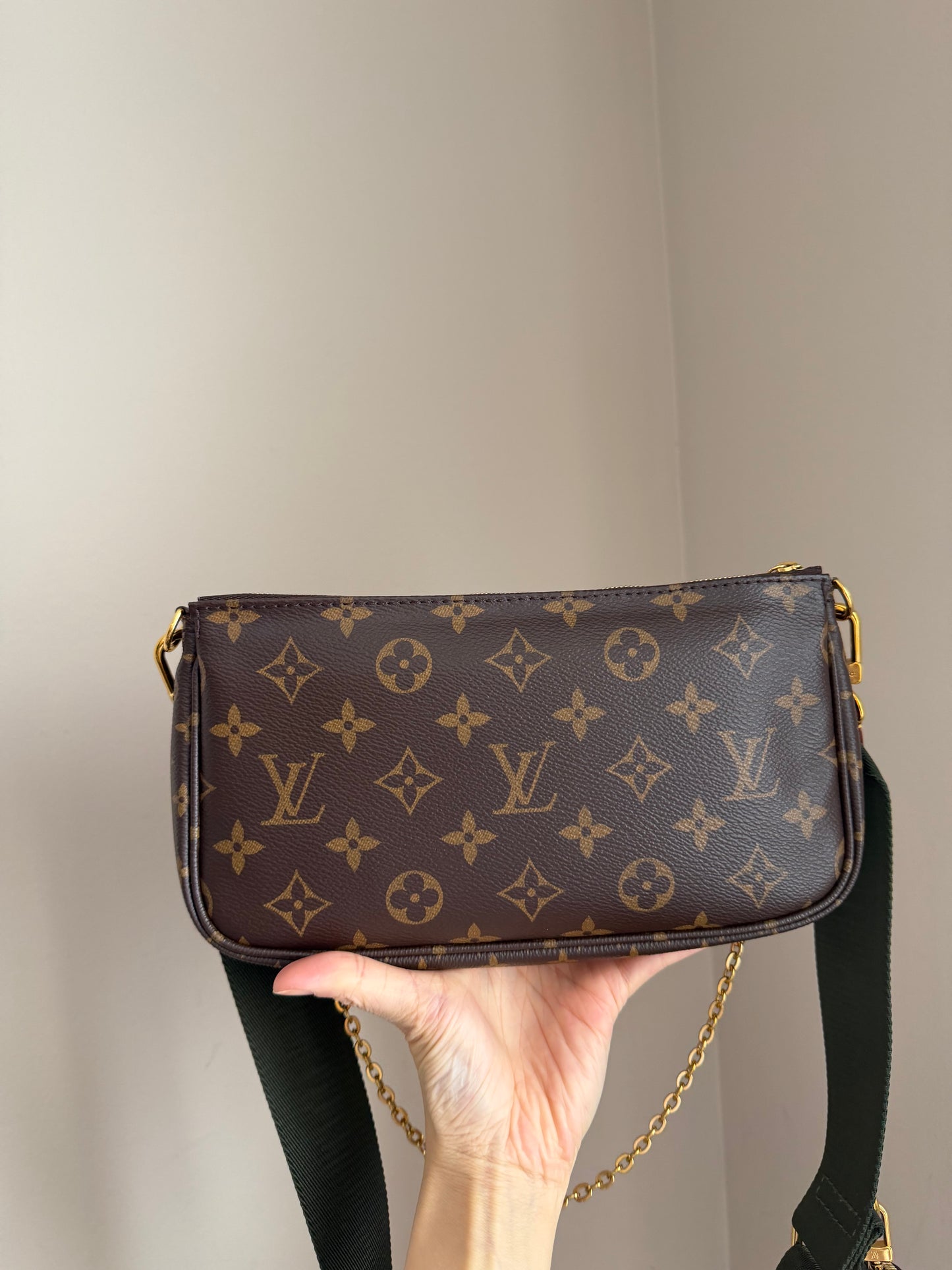 ❗️SOLD❗️MultiPochette w Khakhi strap (microchip)
