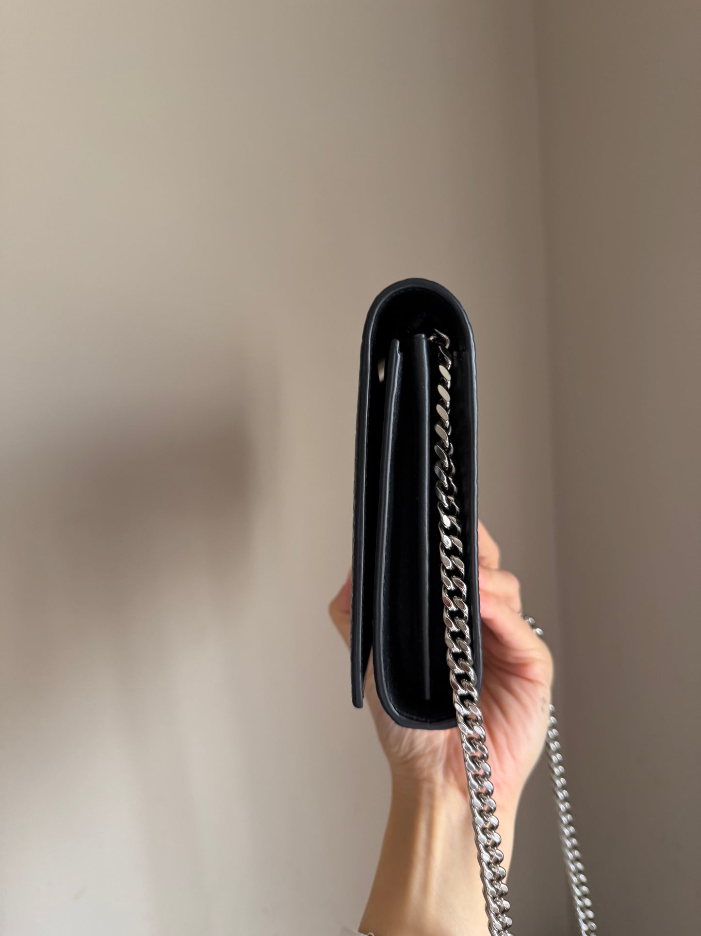❗️sold❗️Black Cassandra wallet on chain shw