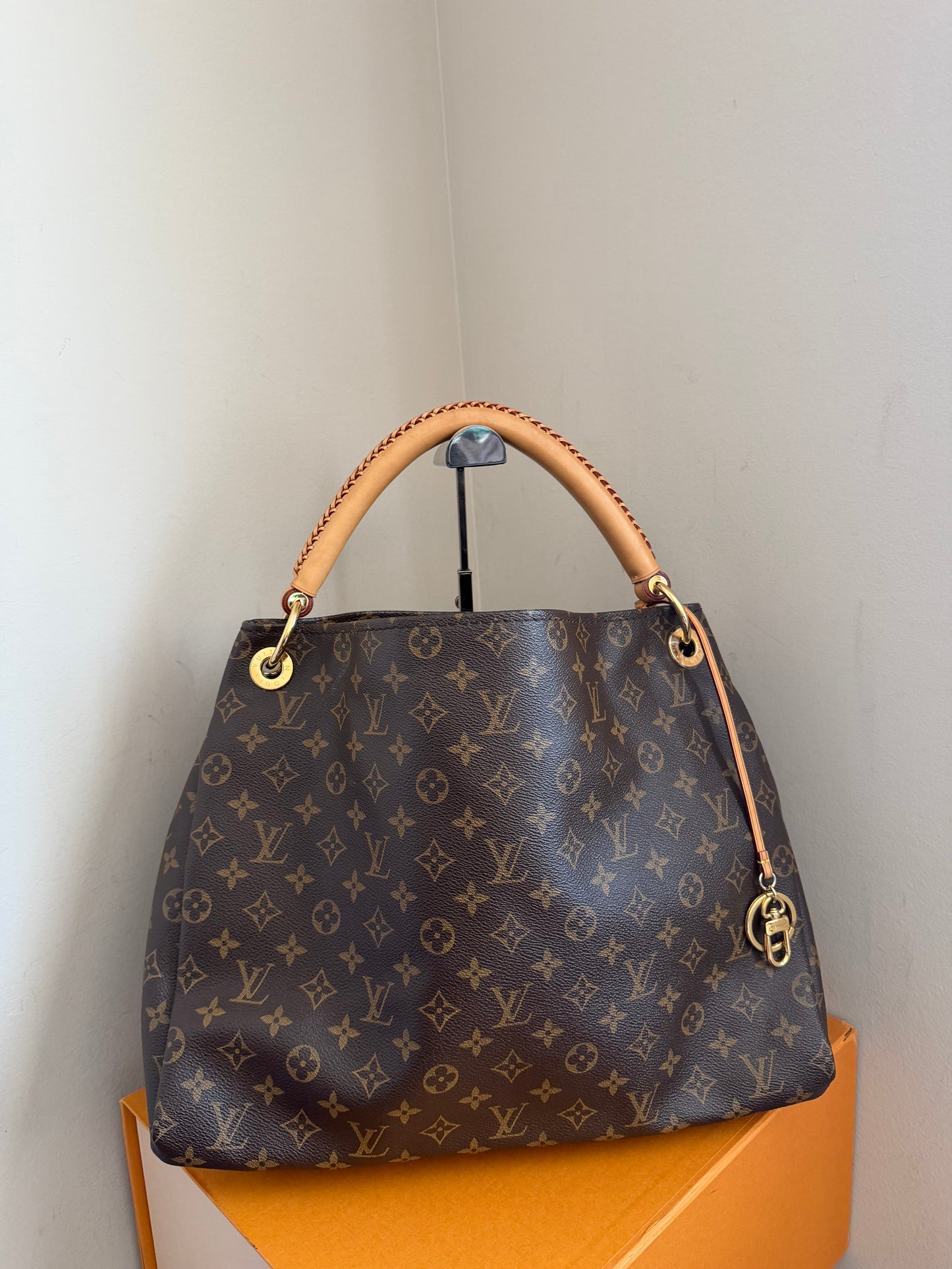 ❗️SOLD❗️Artsy MM in monogram