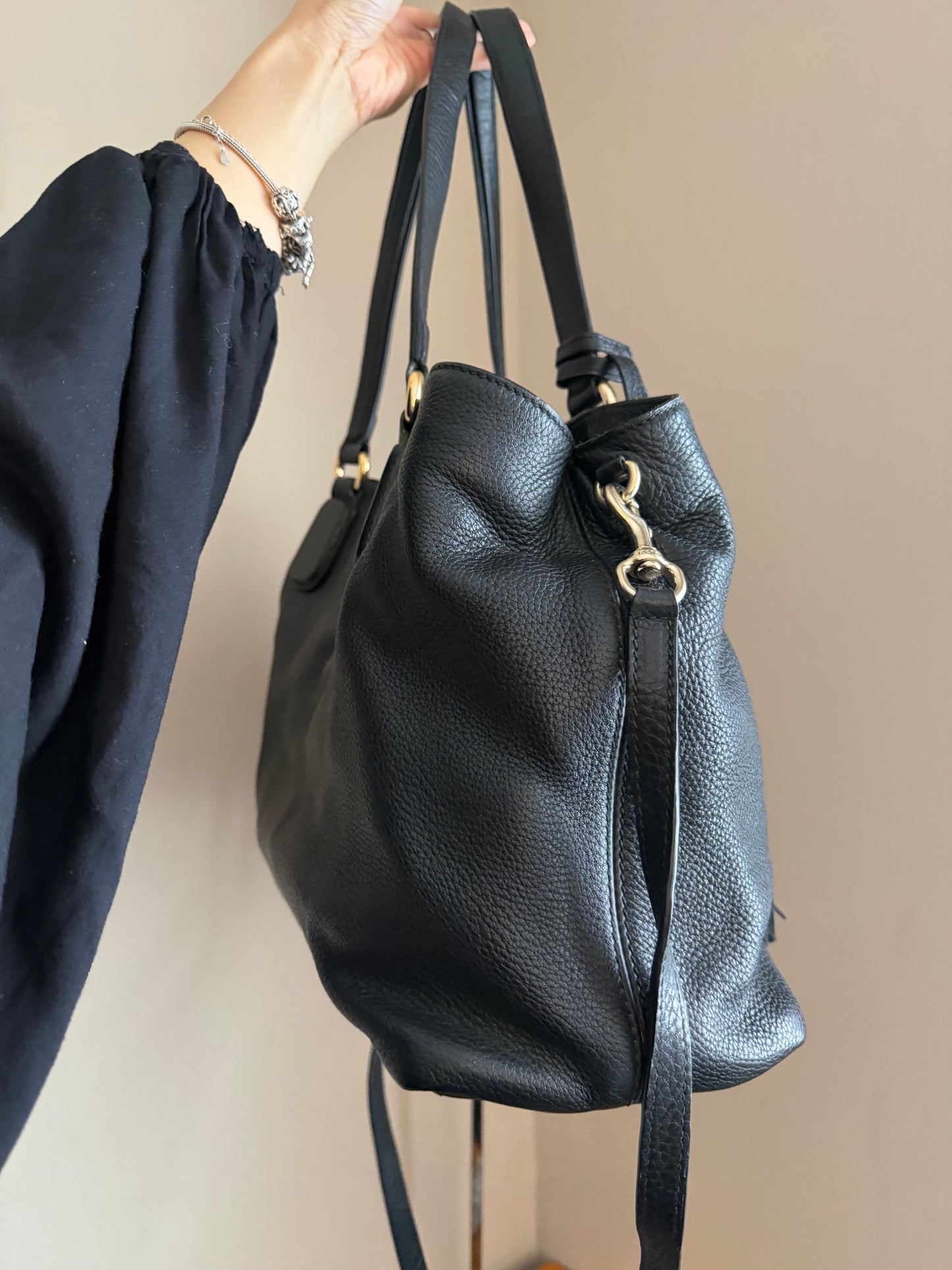 ❗️SOLD❗️Black Soho Tote