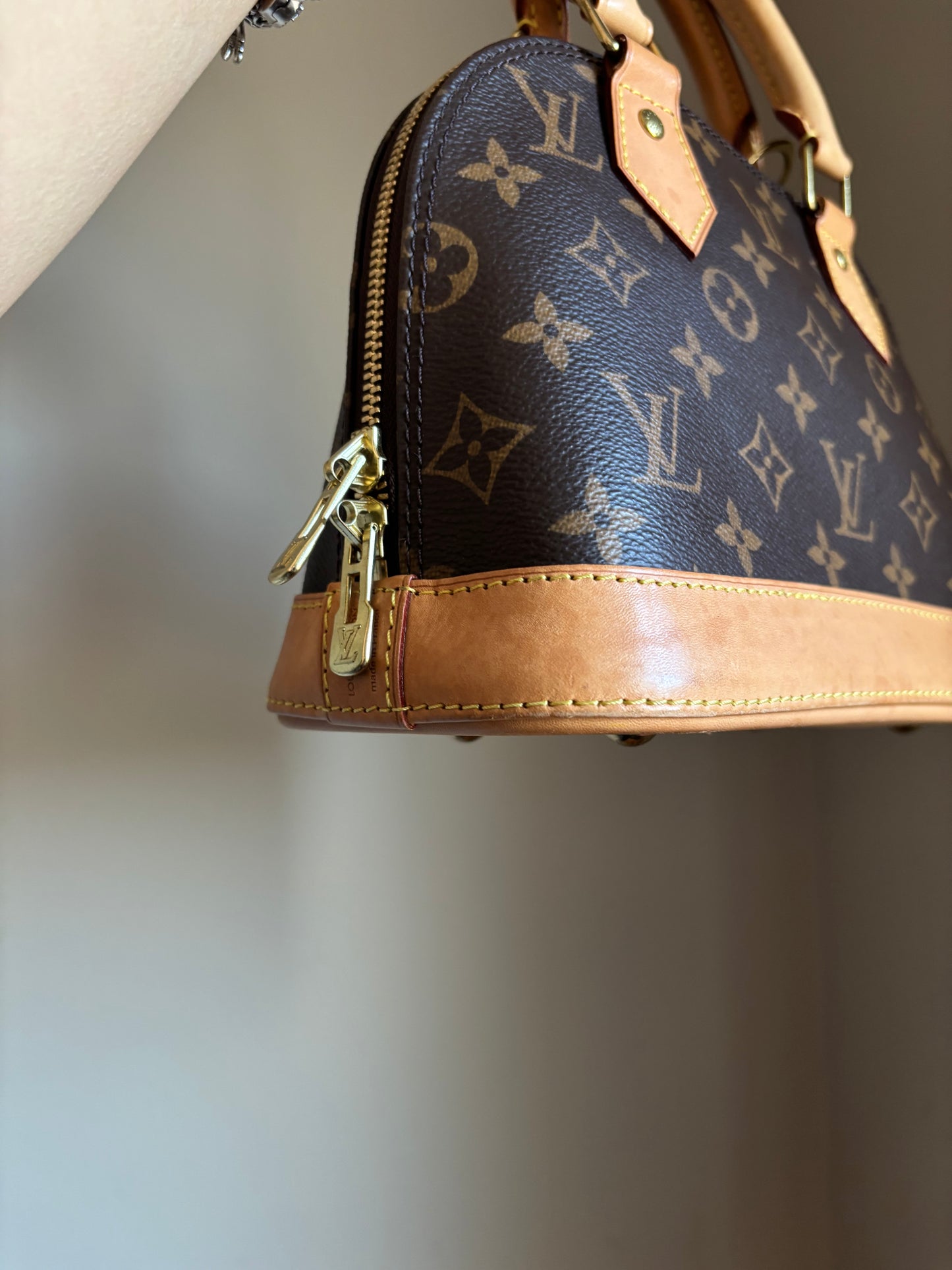 ❗️SOLD❗️Alma BB monogram with strap and lock set