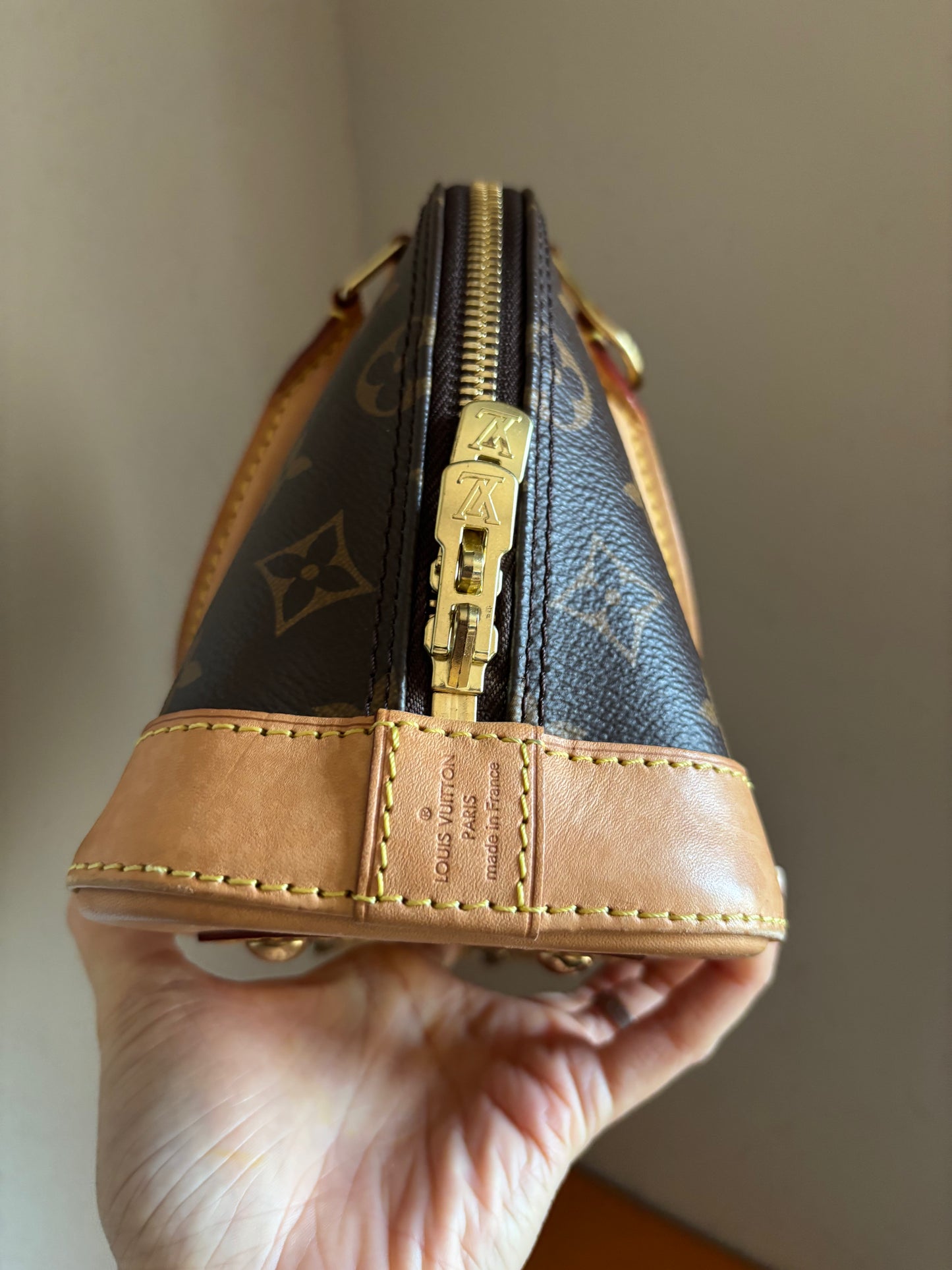❗️SOLD❗️Alma BB monogram with strap and lock set