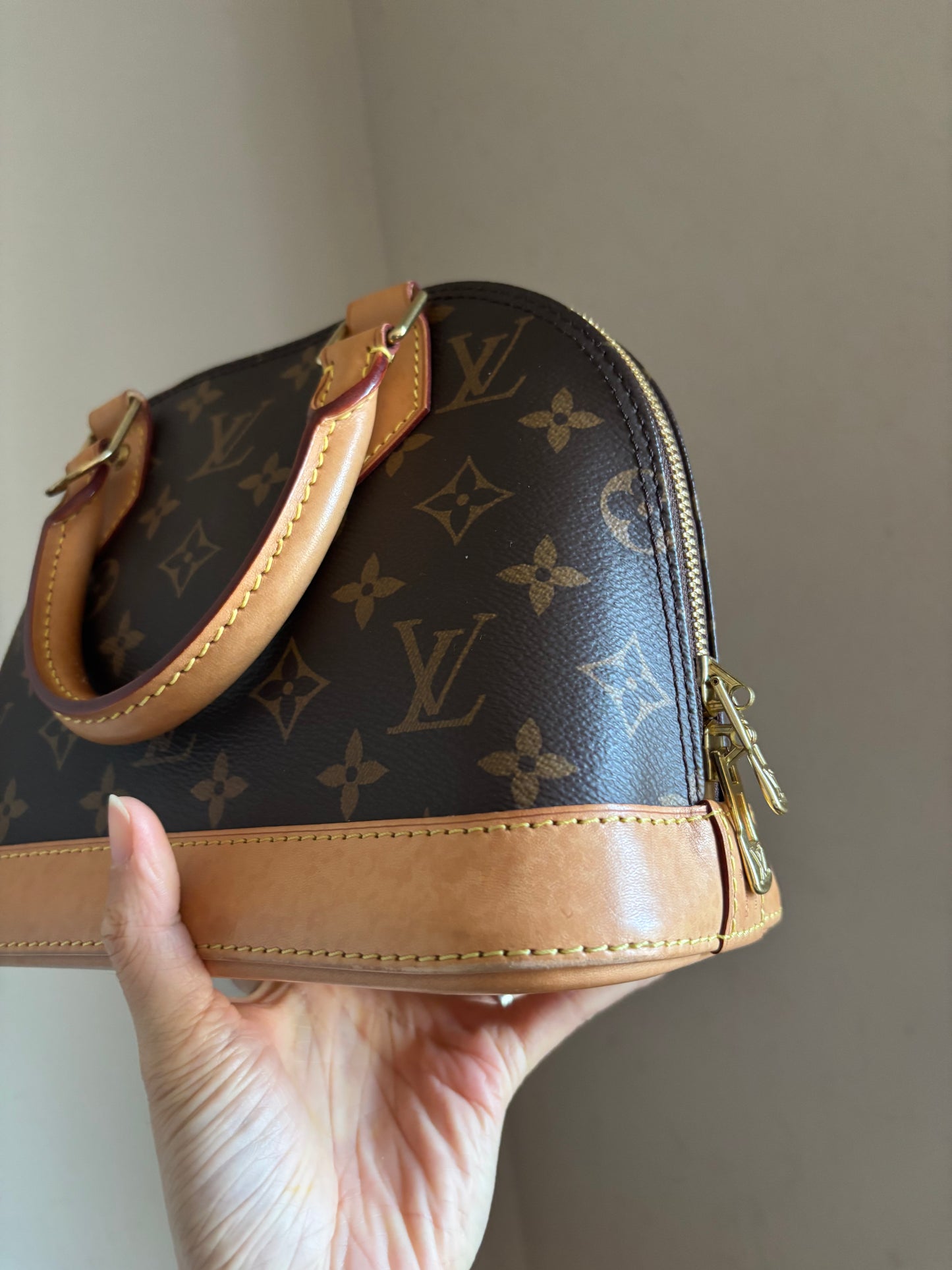 ❗️SOLD❗️Alma BB monogram with strap and lock set