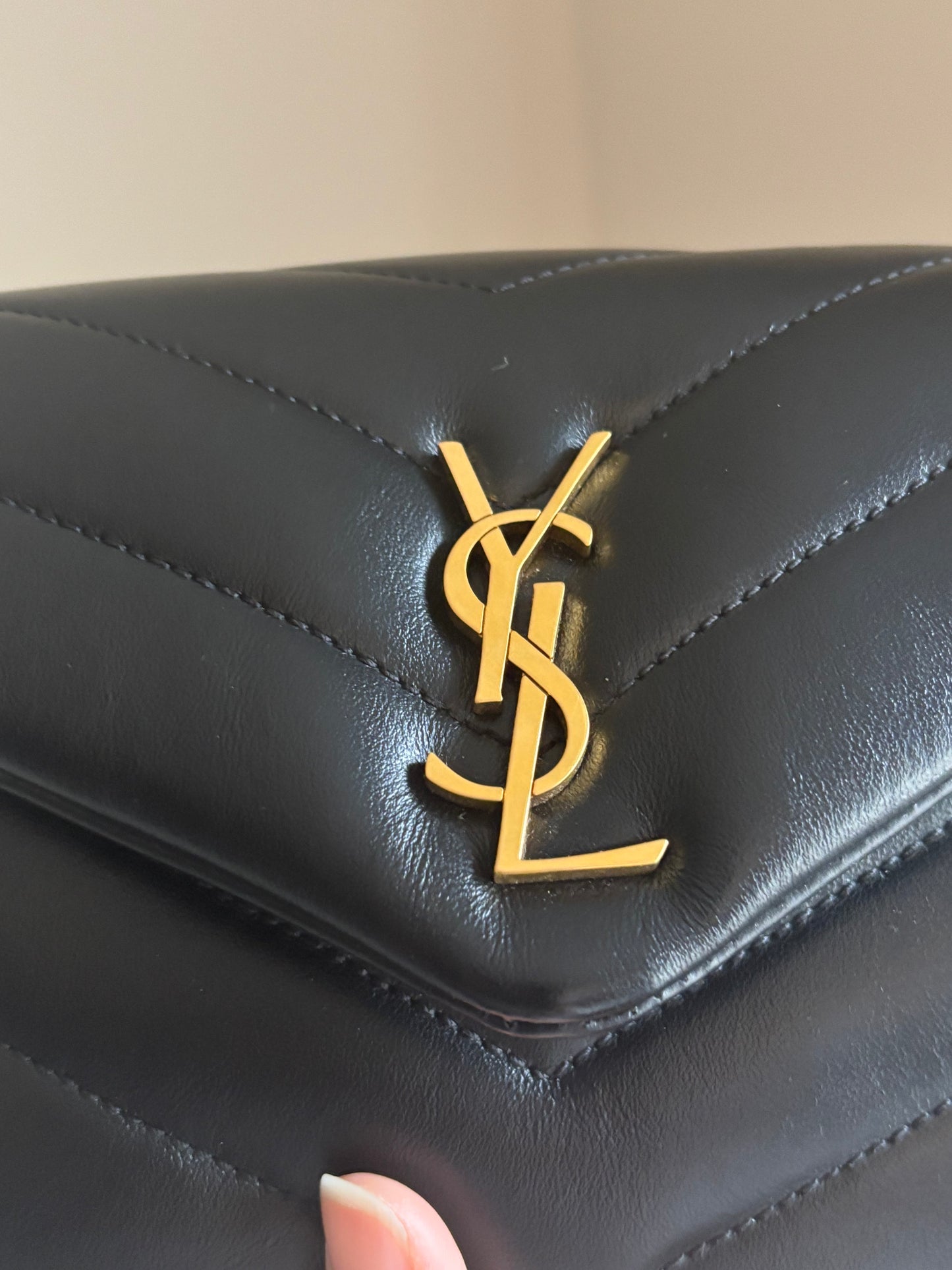 ❗️SOLD❗️Black Lou Toy Bag GHW (like new)