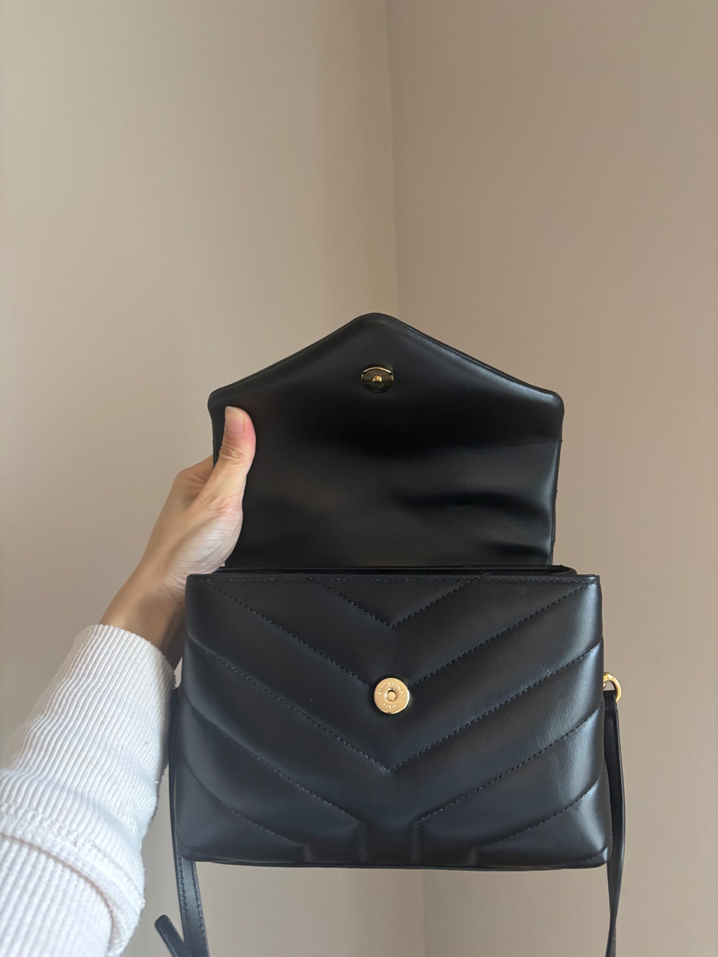 ❗️SOLD❗️Black Lou Toy Bag GHW (like new)