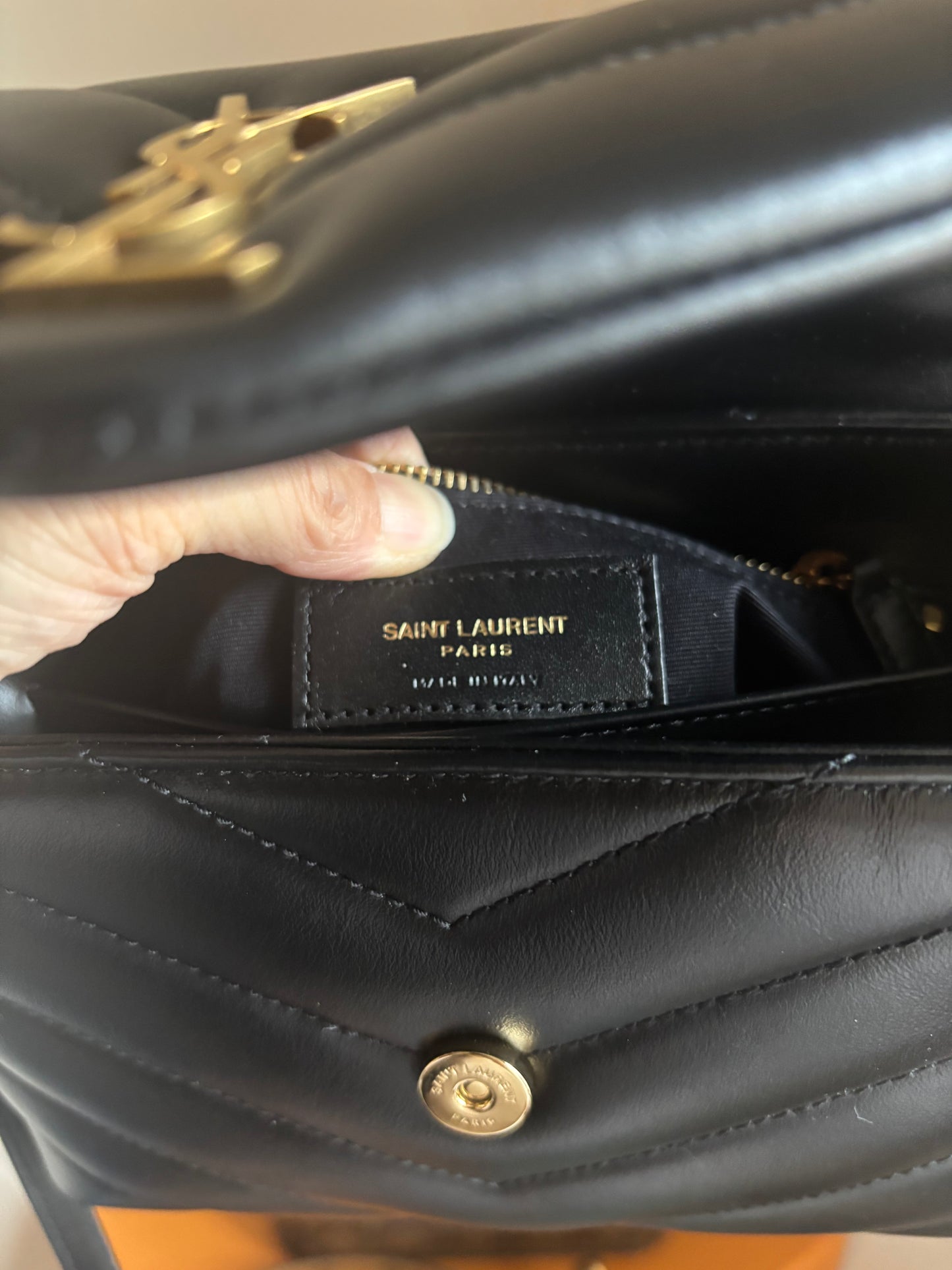 ❗️SOLD❗️Black Lou Toy Bag GHW (like new)