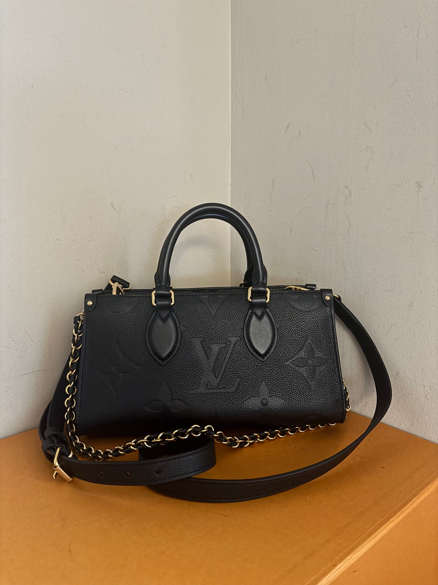 ❗️SOLD❗️ Black Empreinte OnTheGo East West (microchip)