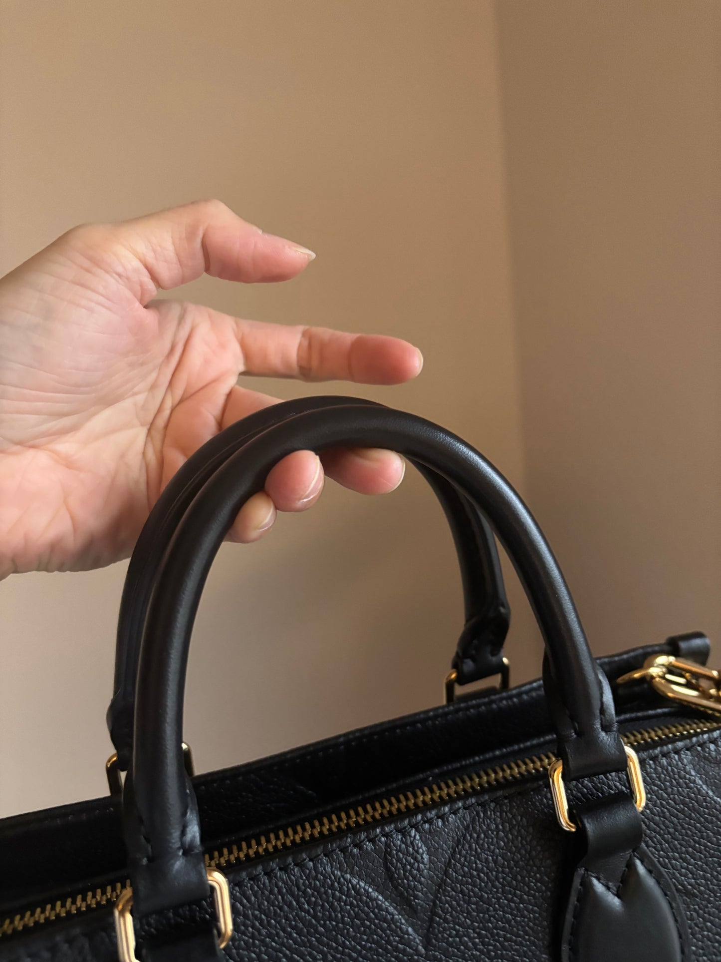 ❗️SOLD❗️ Black Empreinte OnTheGo East West (microchip)