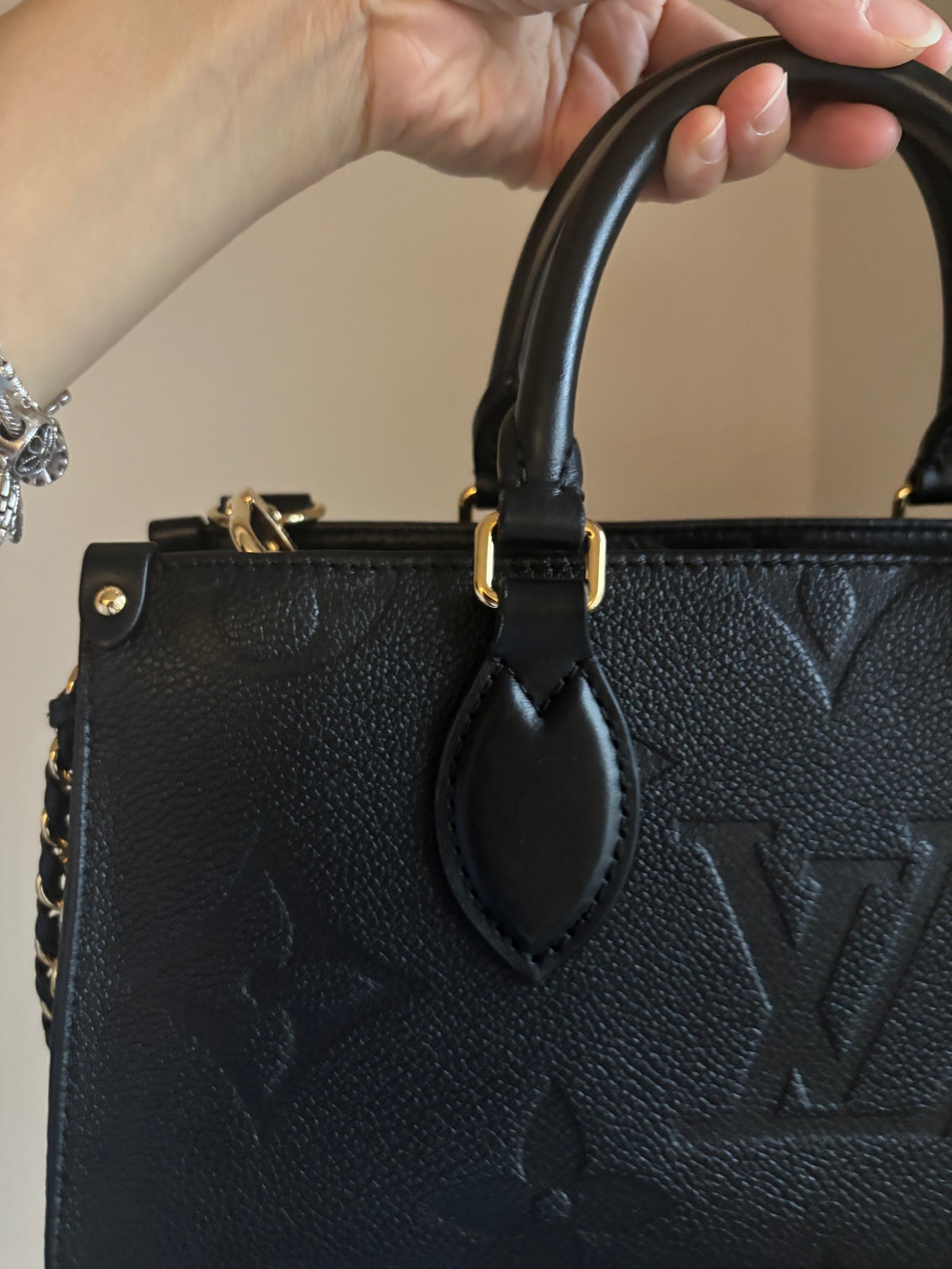 ❗️SOLD❗️ Black Empreinte OnTheGo East West (microchip)