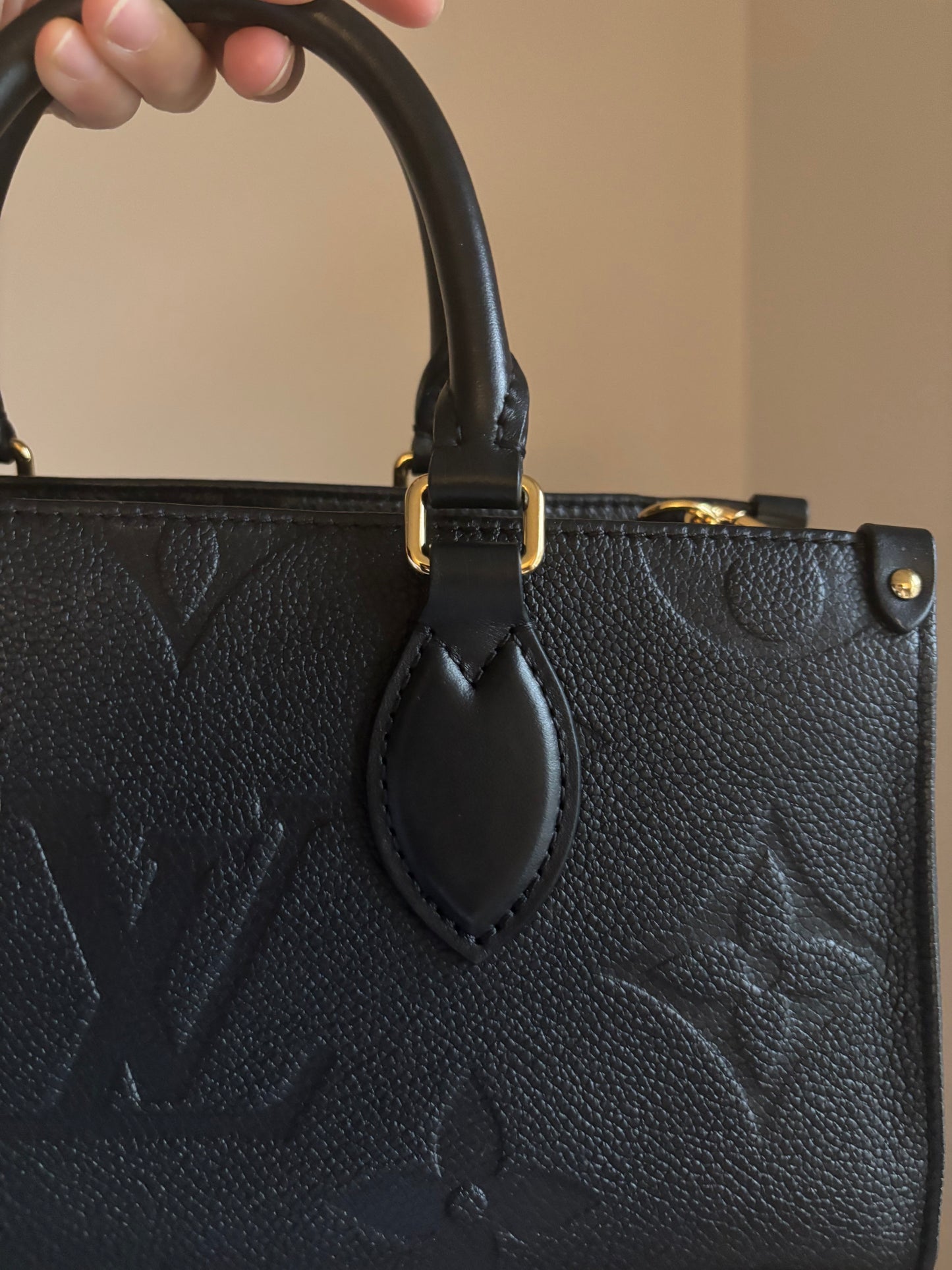 ❗️SOLD❗️ Black Empreinte OnTheGo East West (microchip)