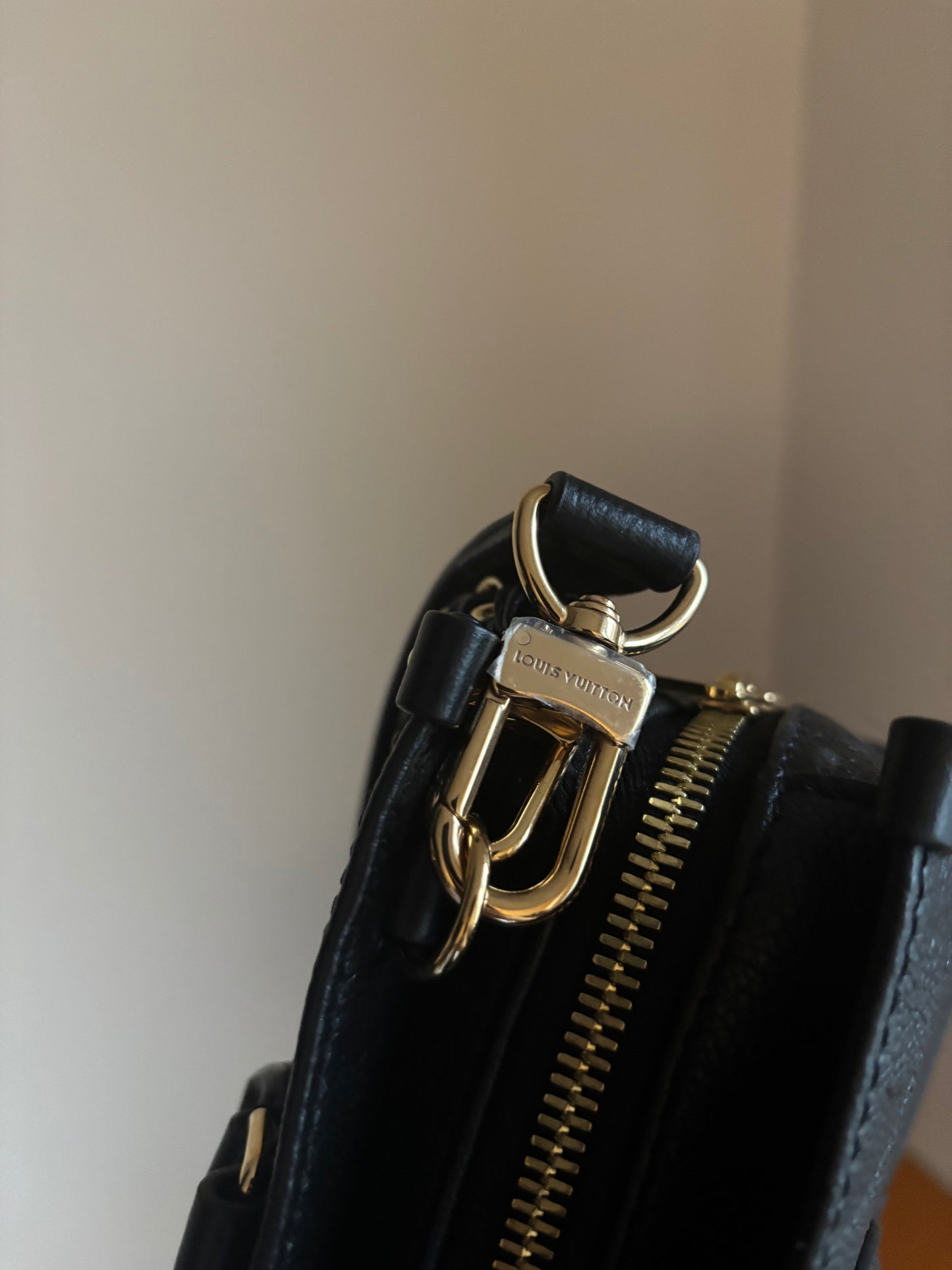 ❗️SOLD❗️ Black Empreinte OnTheGo East West (microchip)