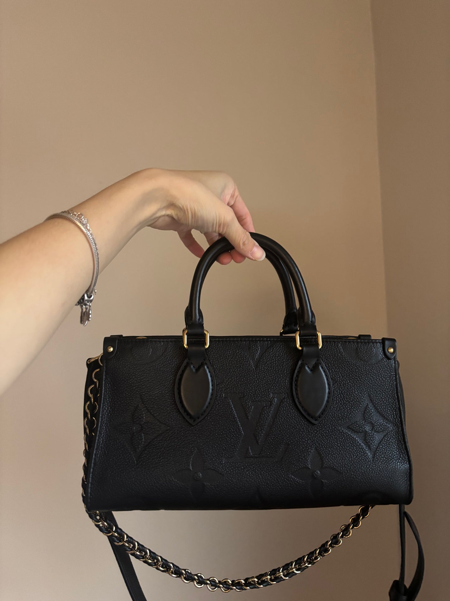 ❗️SOLD❗️ Black Empreinte OnTheGo East West (microchip)
