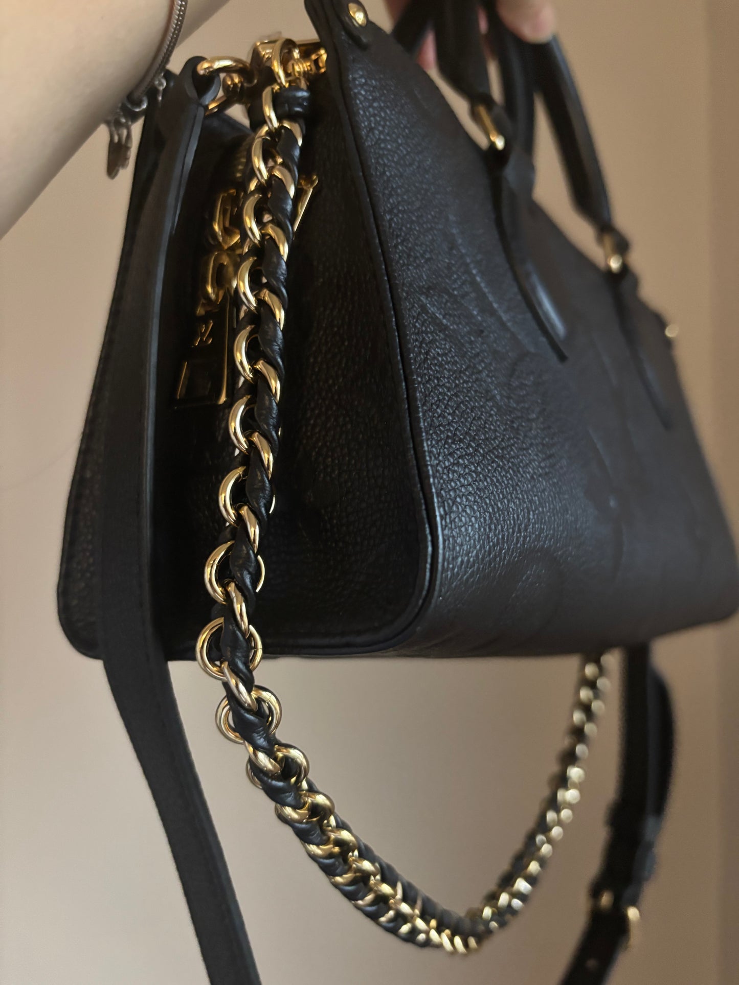 ❗️SOLD❗️ Black Empreinte OnTheGo East West (microchip)