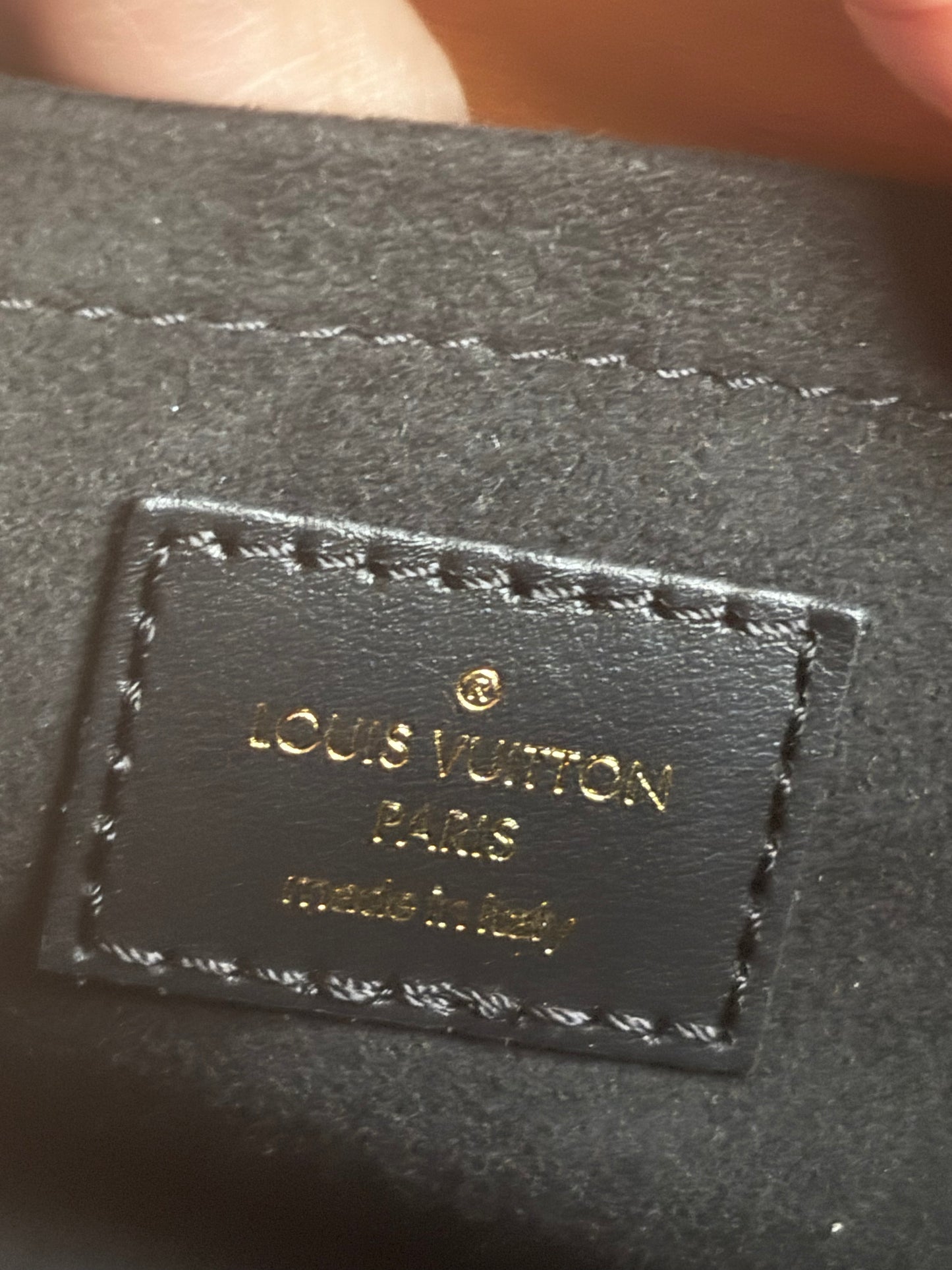 ❗️SOLD❗️ Black Empreinte OnTheGo East West (microchip)
