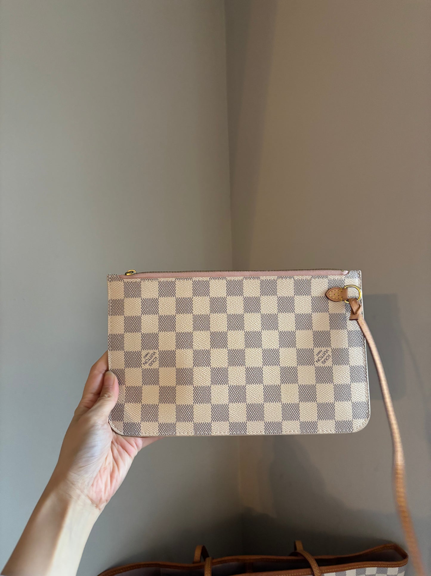 ❗️SOLD❗️DA neverfull with pouch (pink interior)