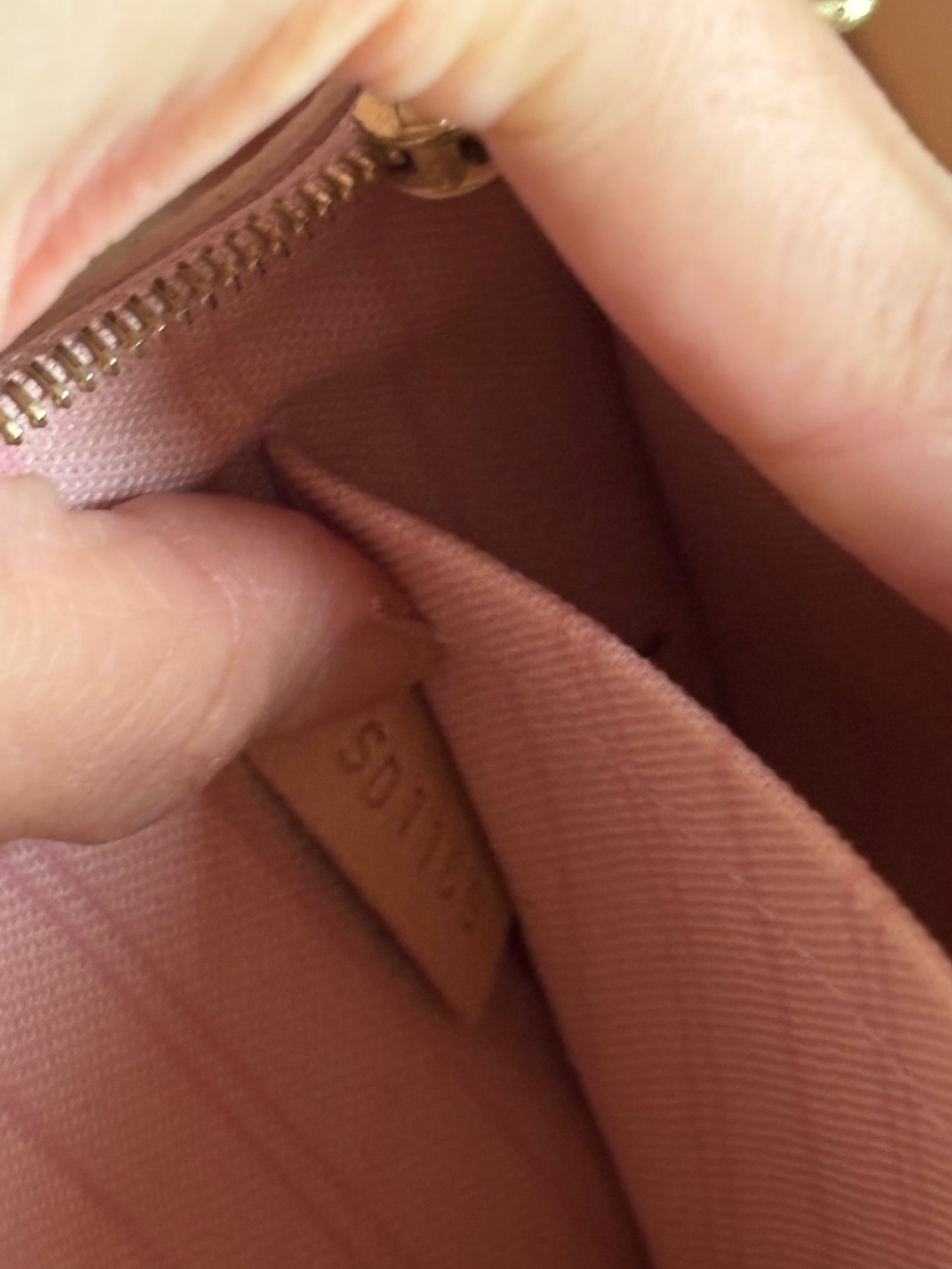 ❗️SOLD❗️DA neverfull with pouch (pink interior)