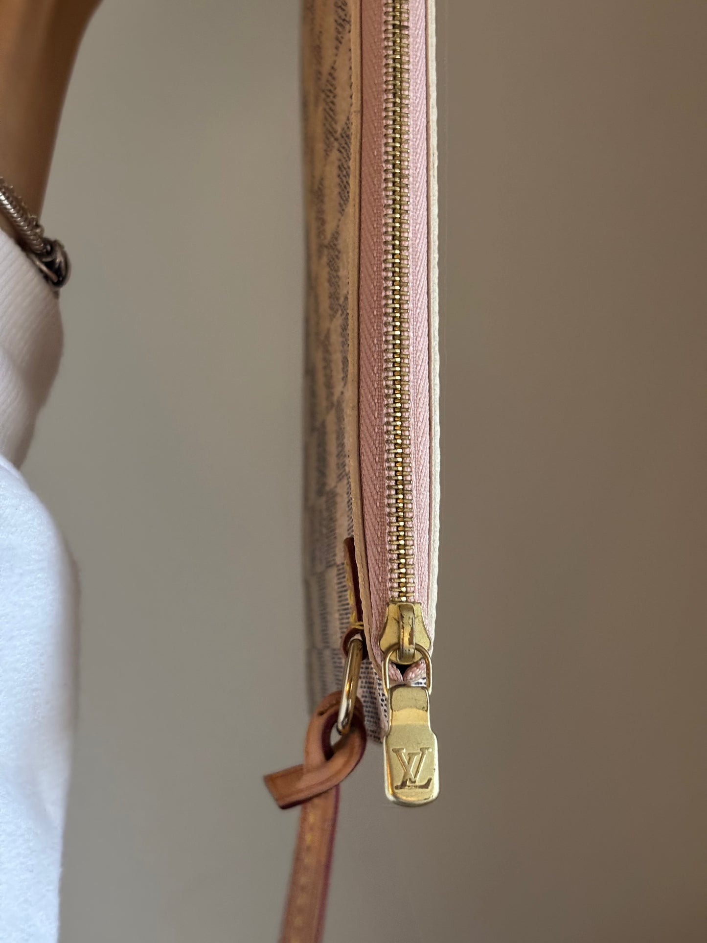 ❗️SOLD❗️DA neverfull with pouch (pink interior)
