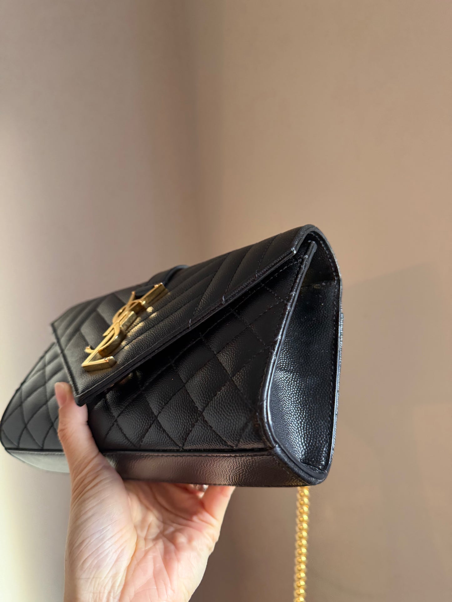 ❗️SOLD❗️Envelope Small in Quilted Grain de Poudre Embossed Leather