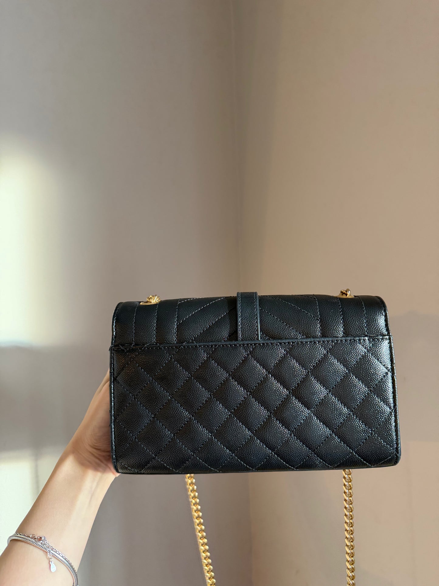 ❗️SOLD❗️Envelope Small in Quilted Grain de Poudre Embossed Leather