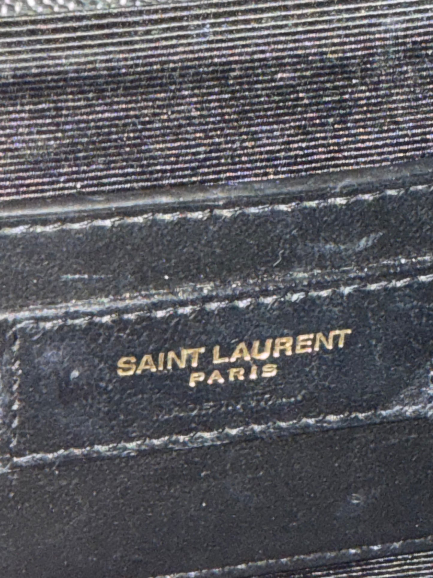 ❗️SOLD❗️Envelope Small in Quilted Grain de Poudre Embossed Leather