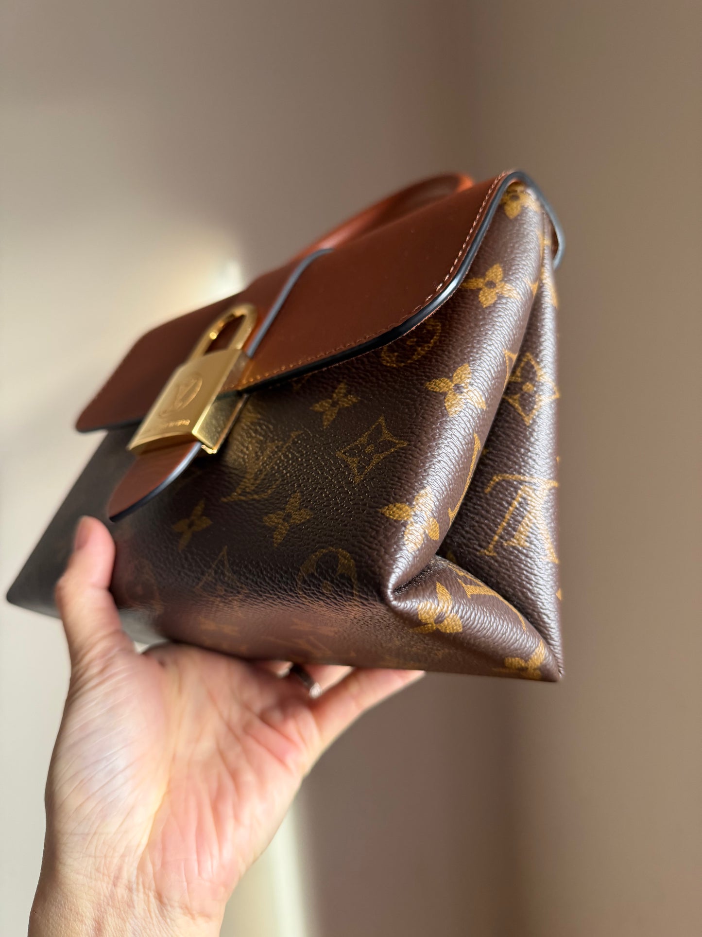 ❗️SOLD❗️ Brown Locky BB Crossbody Bag