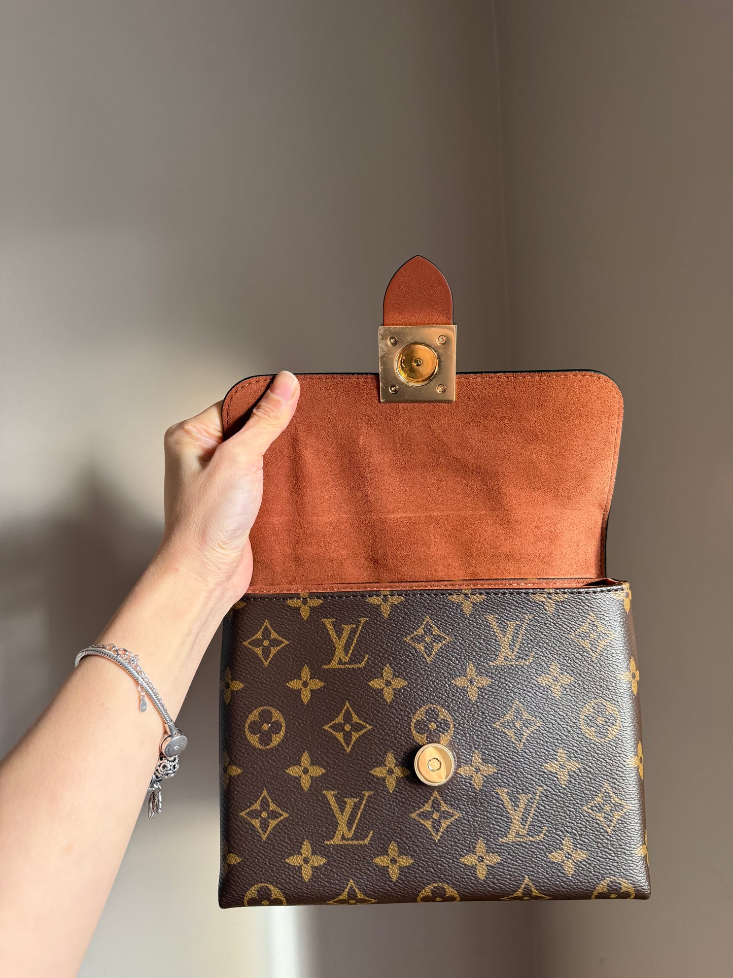 ❗️SOLD❗️ Brown Locky BB Crossbody Bag