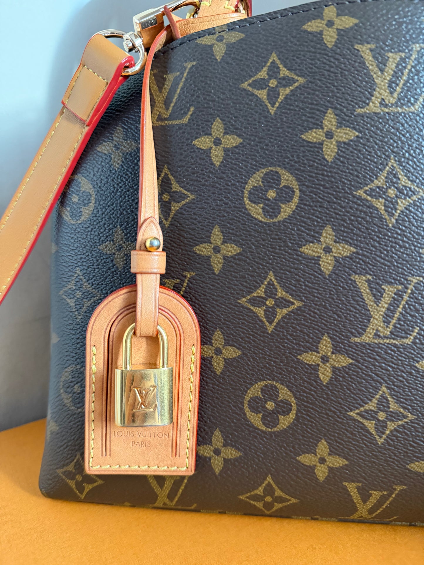 ❗️SOLD❗️Monogram Petit Pallais