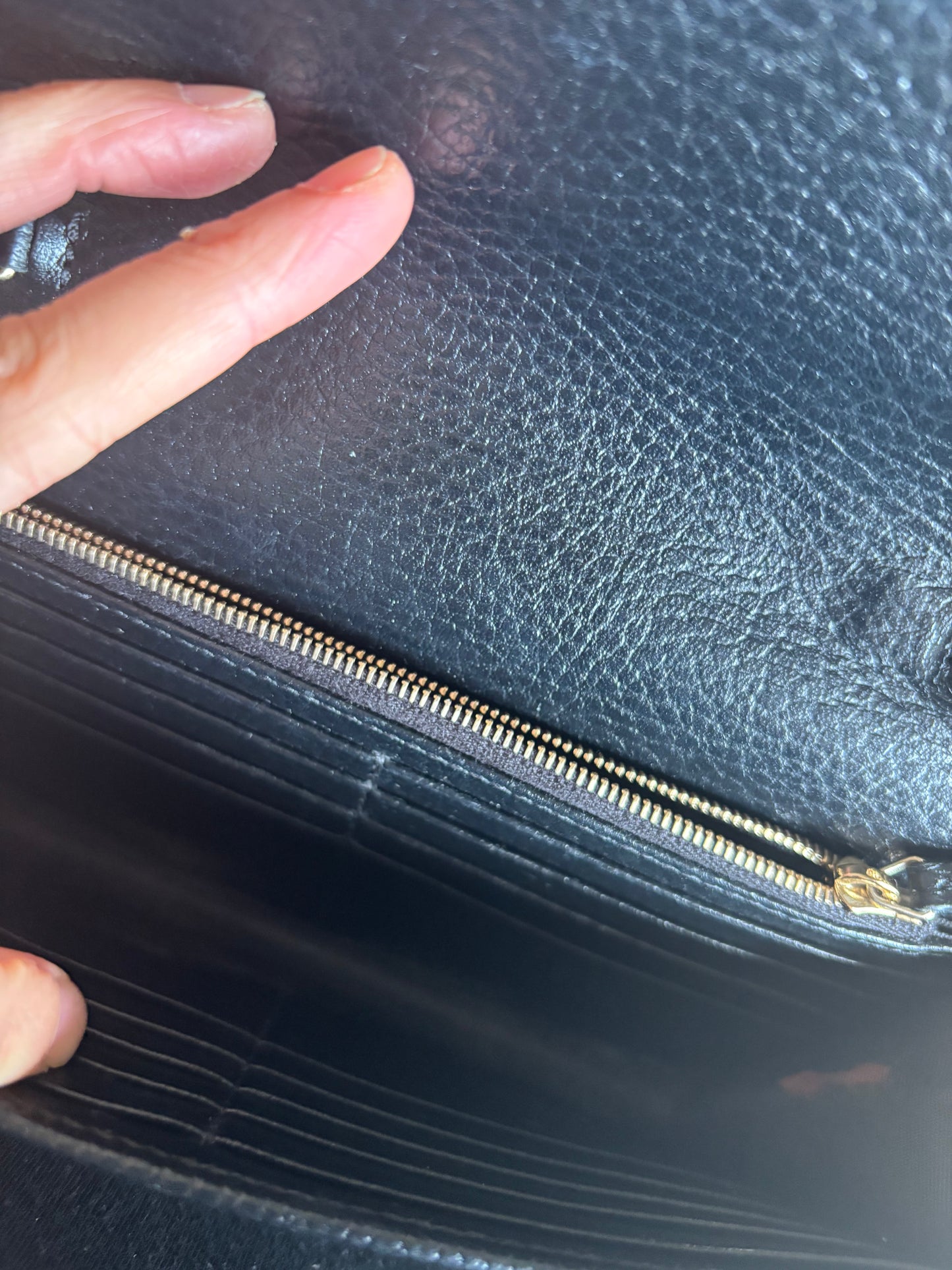 ❗️SOLD❗️ Interlocking Wallet on Chain Black