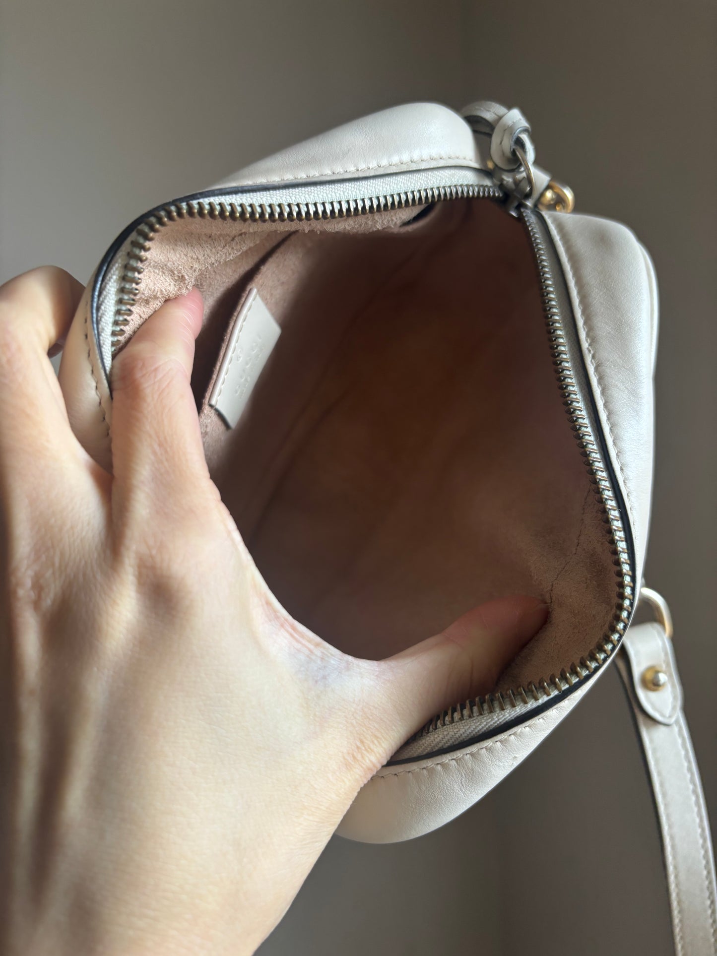 ❗️SOLD❗️ Mini Marmont Camera Bag in White