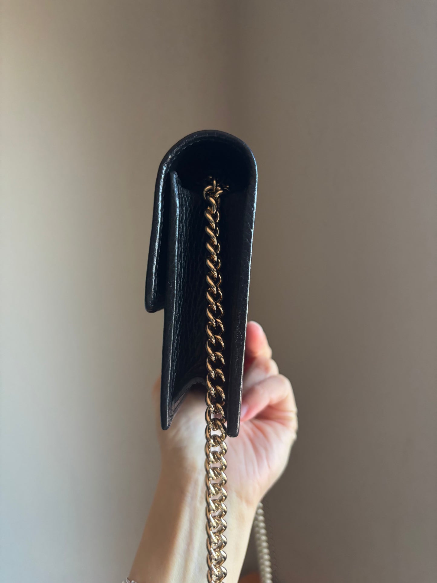 ❗️SOLD❗️ Interlocking Wallet on Chain Black