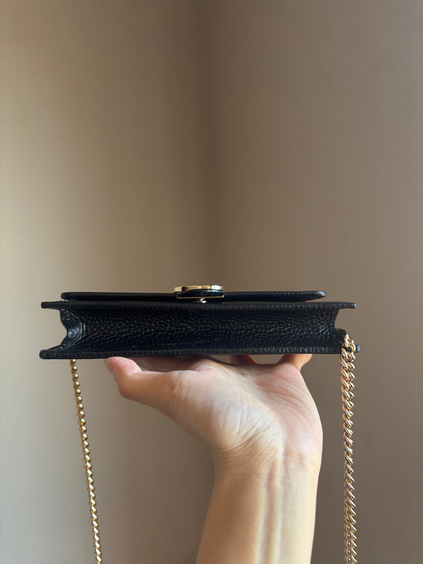 ❗️SOLD❗️ Interlocking Wallet on Chain Black