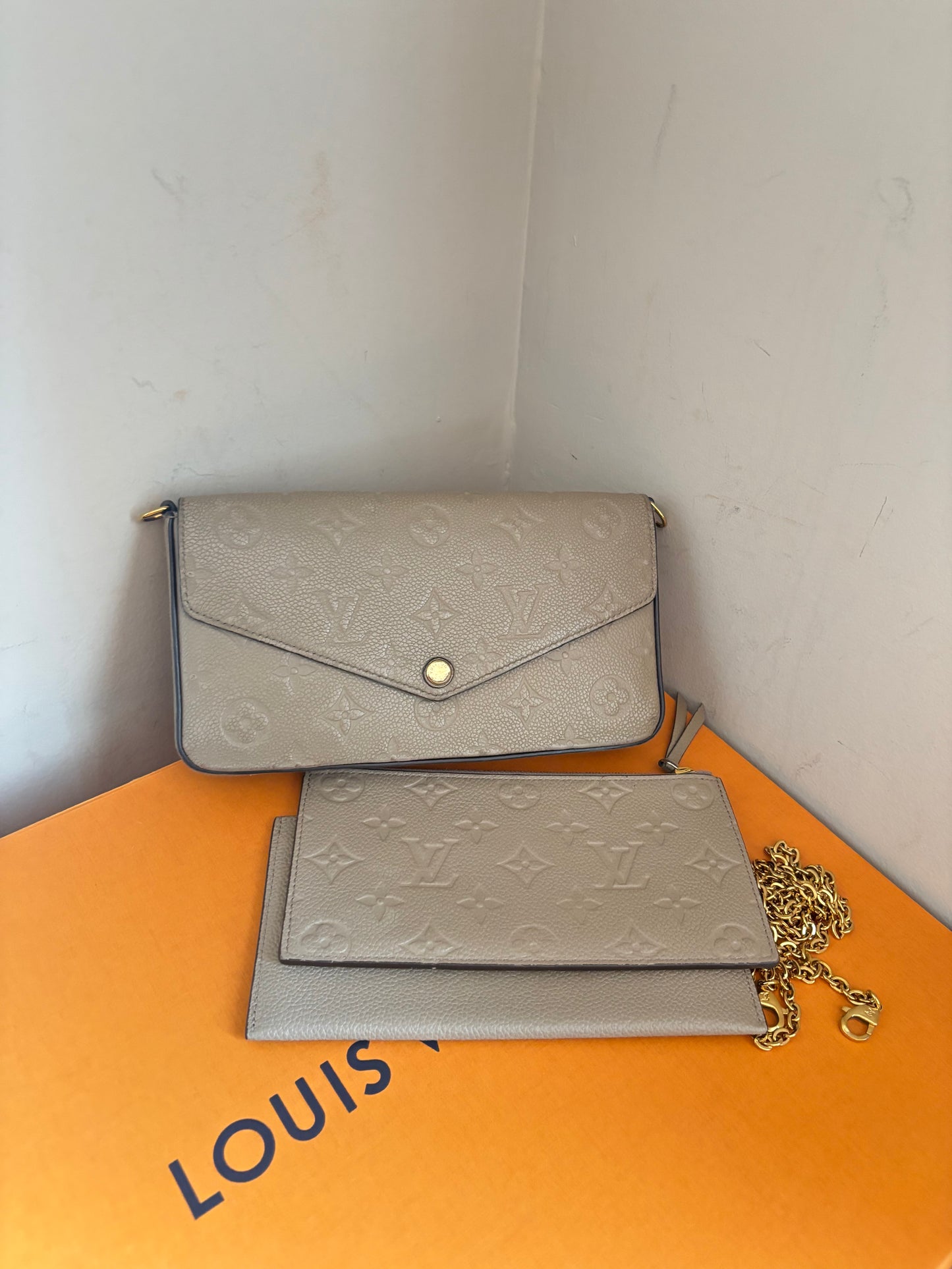❗️SOLD❗️ Felicie Turtledove with both inserts