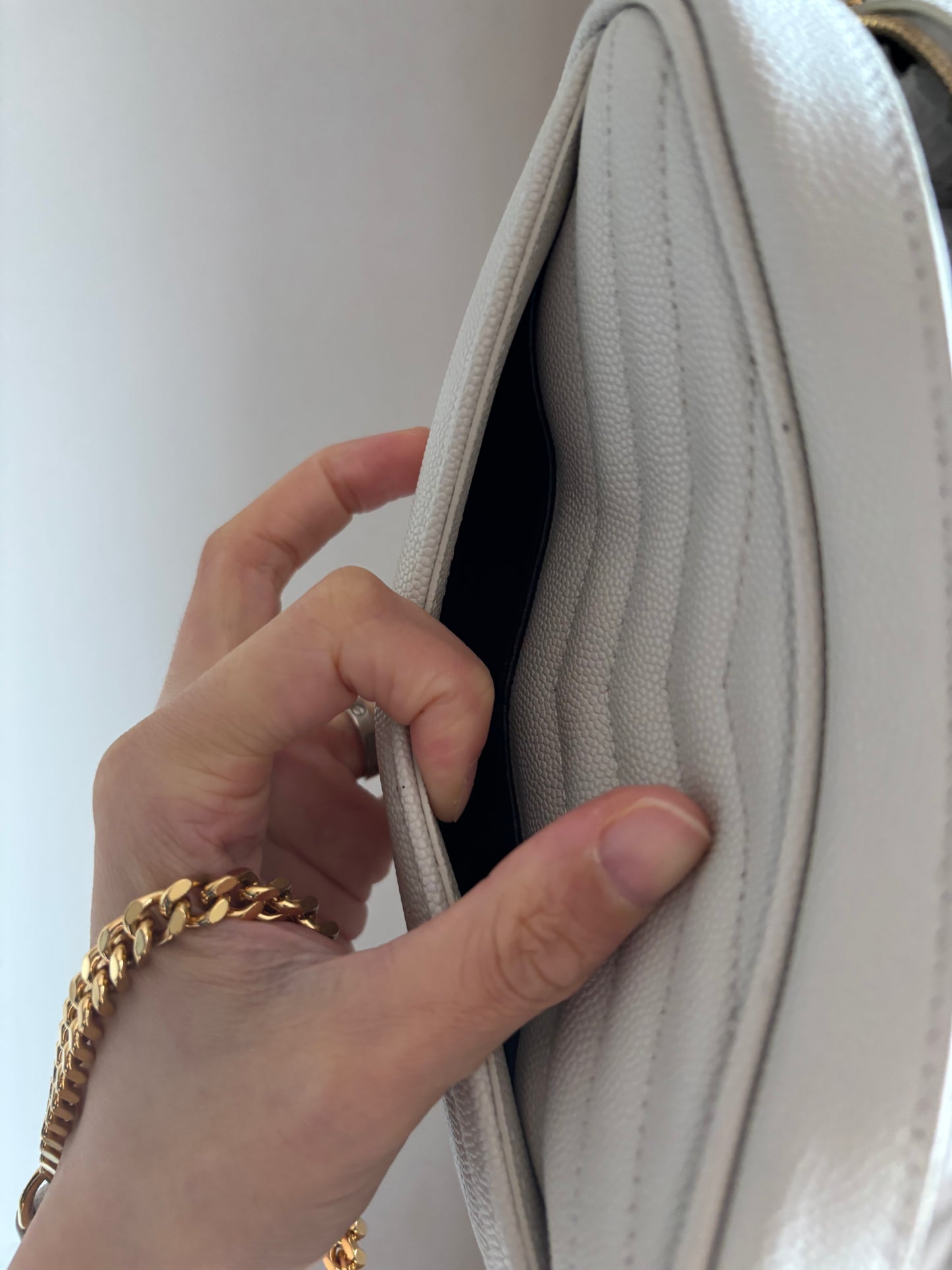 ❗️SOLD❗️ Lou Camera Bag Tassel in White