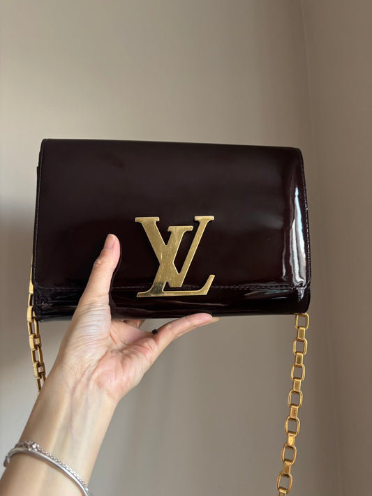 ❗️SOLD❗️ Amarante Vernis Chain Louise GM Bag