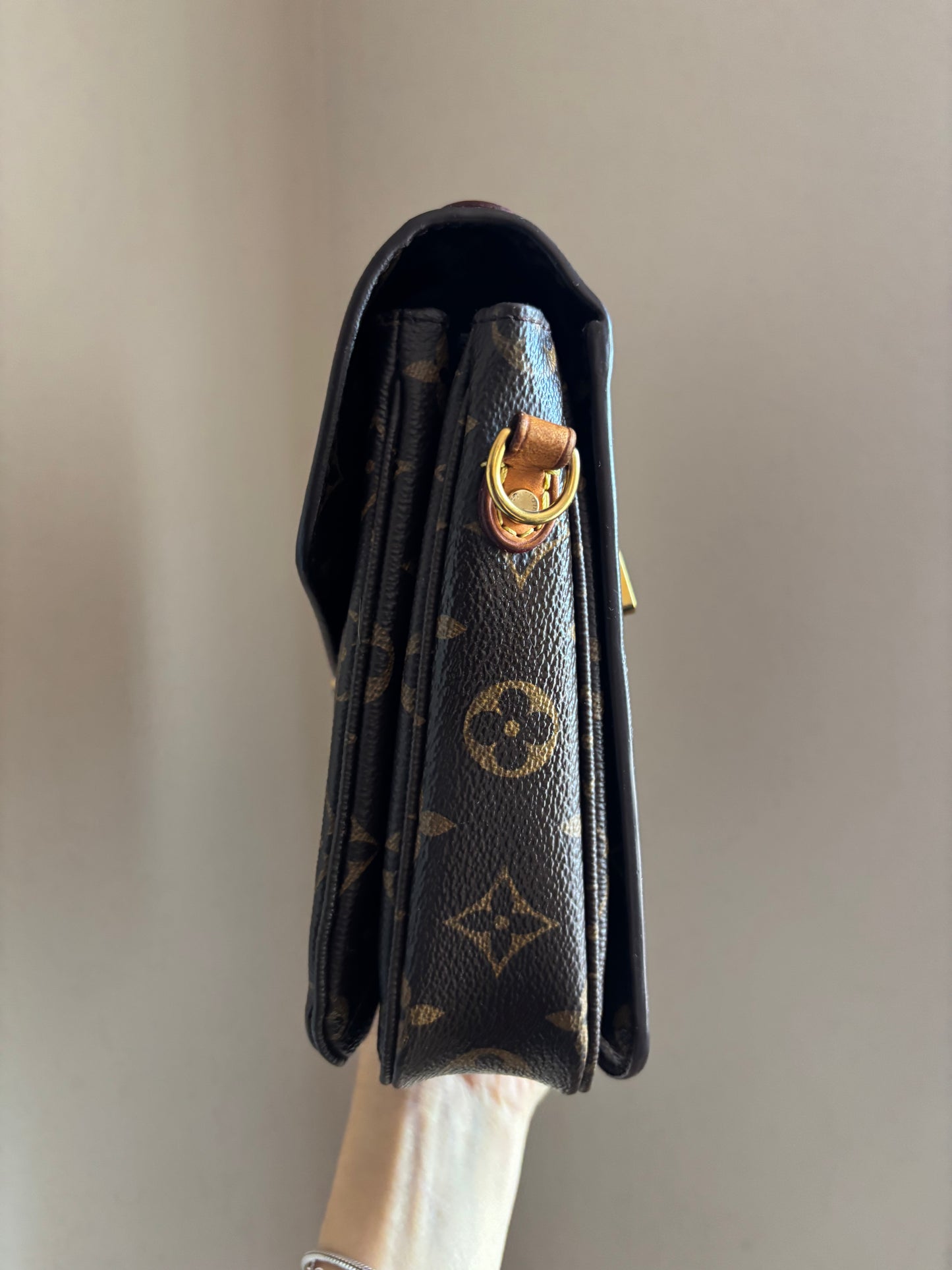 ❗️SOLD❗️ Metis Pochette in Monogram
