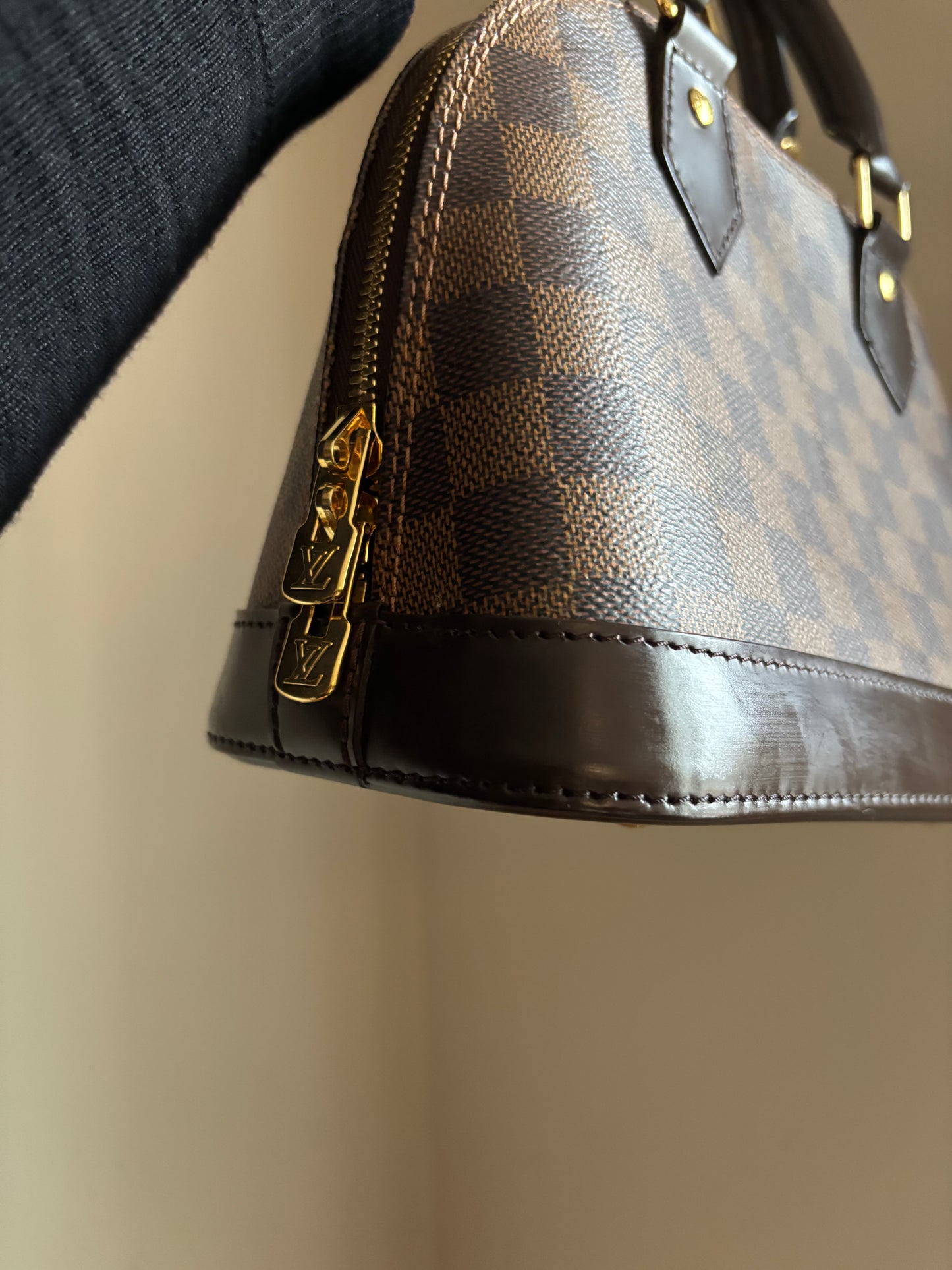 ❗️SOLD❗️ Damier Ebene Alma BB (Microchip)