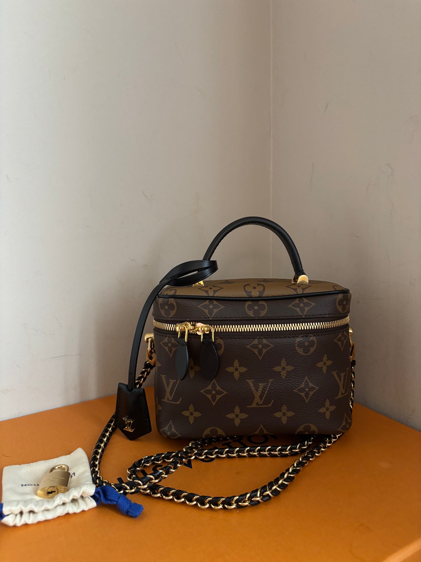 ❗️SOLD❗️ Vanity PM in Reverse Monogram