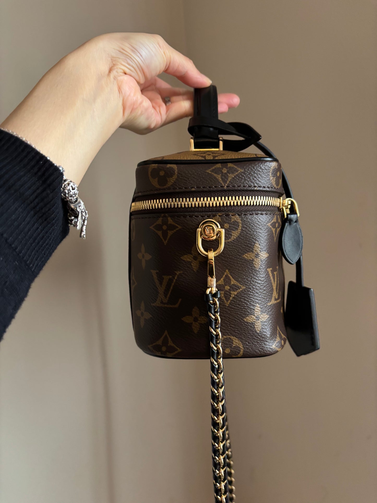 ❗️SOLD❗️ Vanity PM in Reverse Monogram