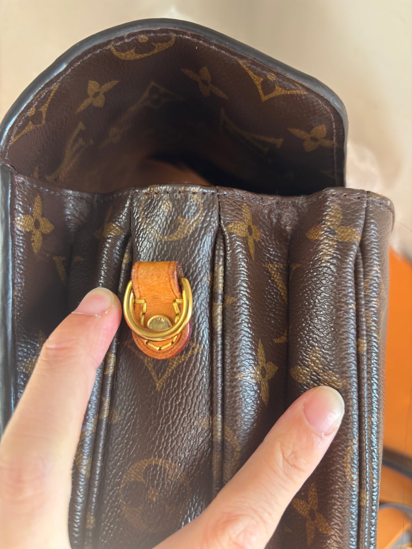❗️SOLD❗️ Metis Pochette in Monogram