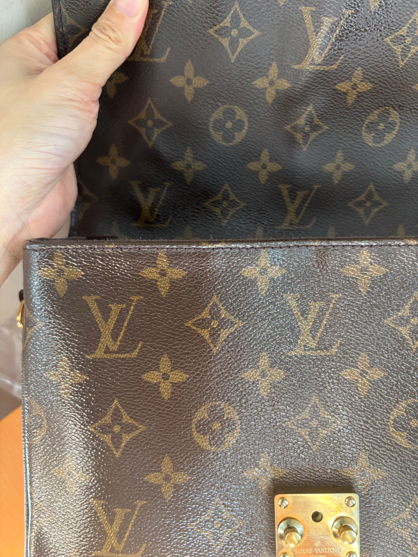 ❗️SOLD❗️ Metis Pochette in Monogram