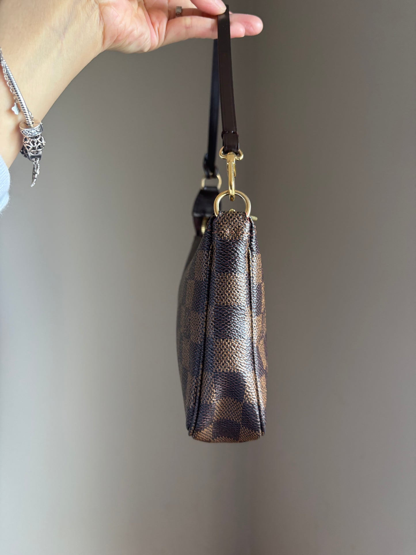 ❗️SOLD❗️DE Pochette Accessoires