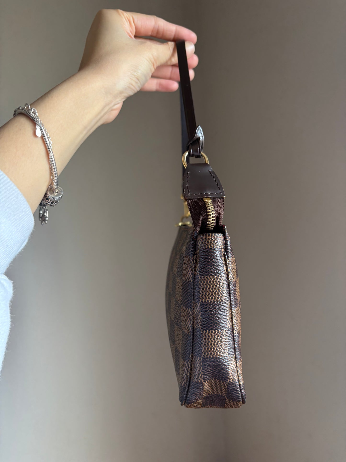 ❗️SOLD❗️DE Pochette Accessoires