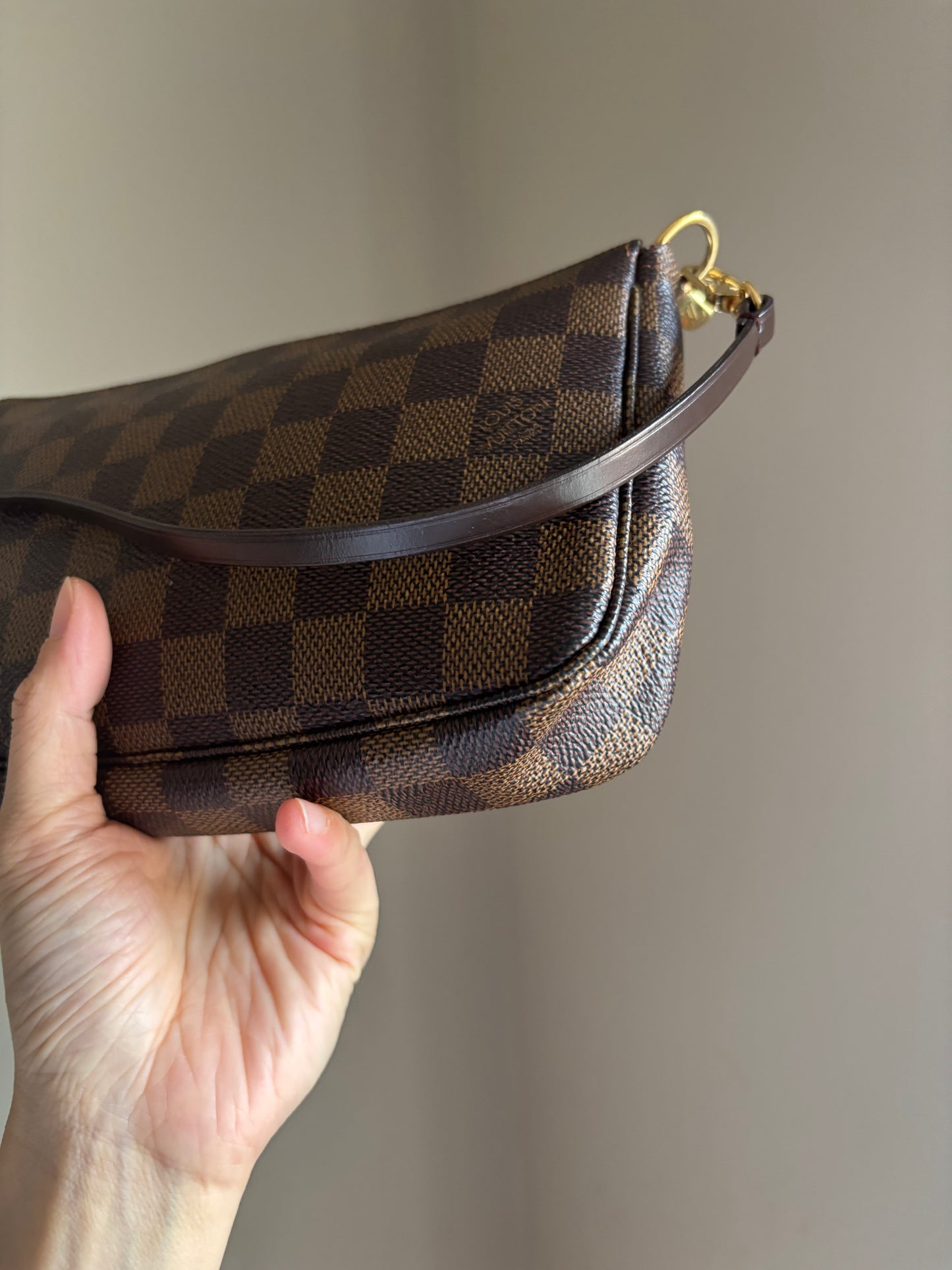 ❗️SOLD❗️DE Pochette Accessoires