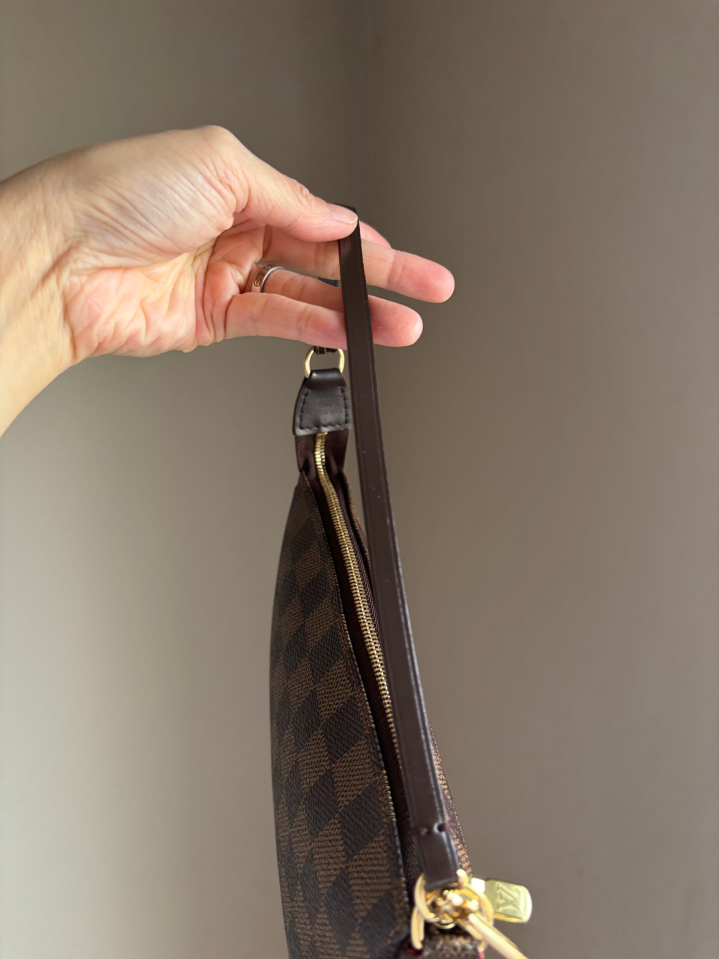 ❗️SOLD❗️DE Pochette Accessoires
