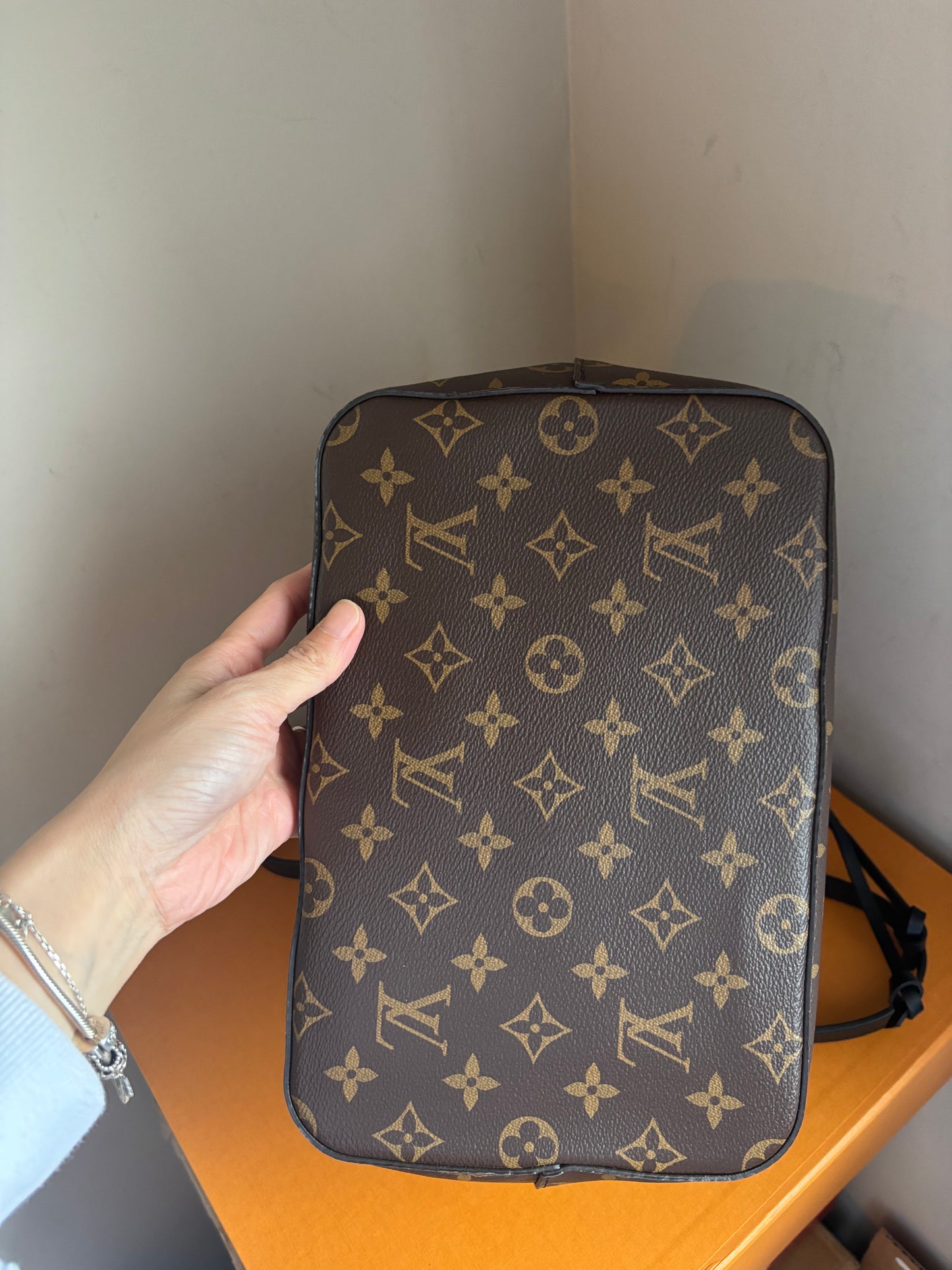 ❗️SOLD❗️Neonoe monogram black (microchip)