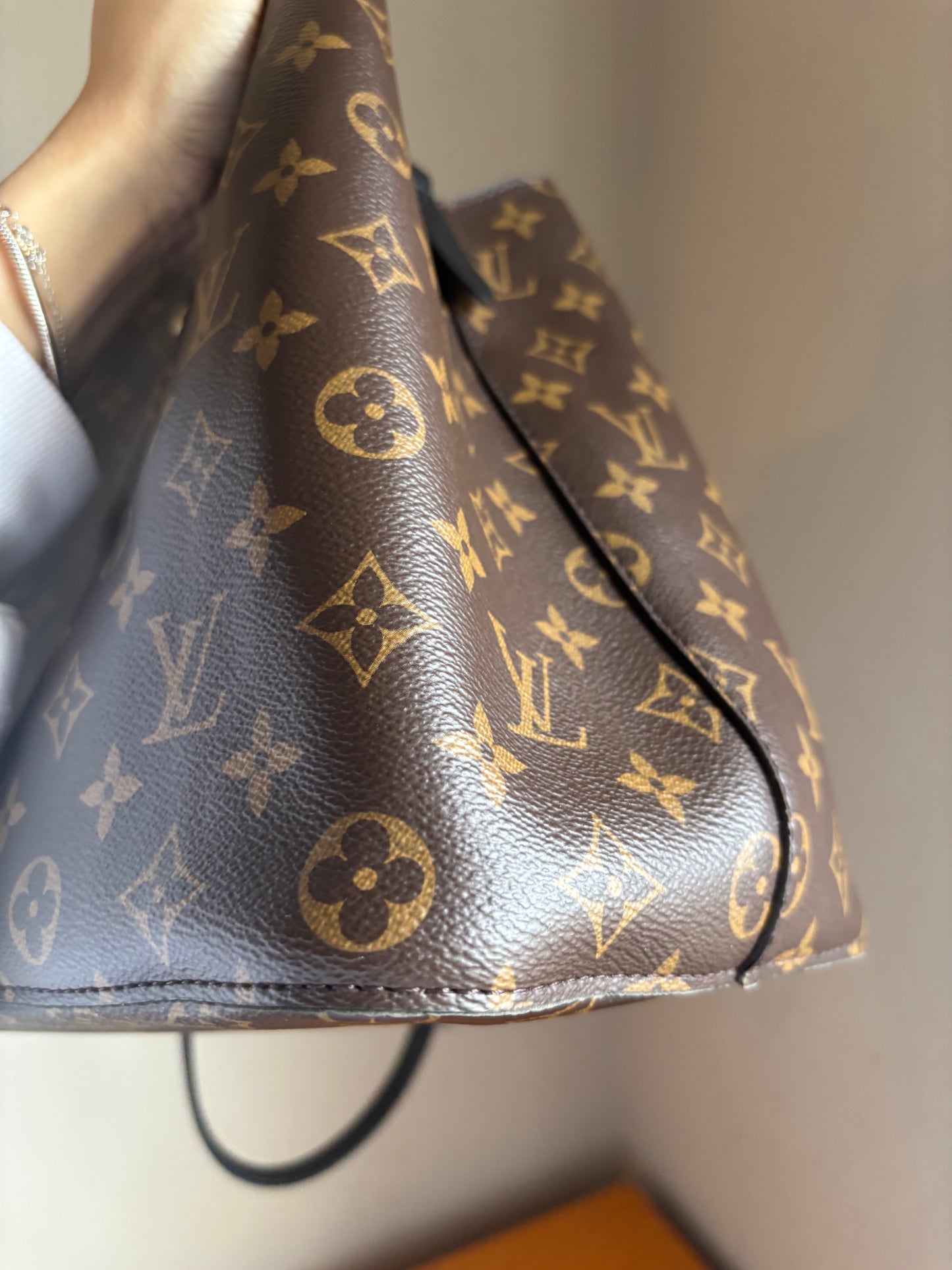 ❗️SOLD❗️Neonoe monogram black (microchip)