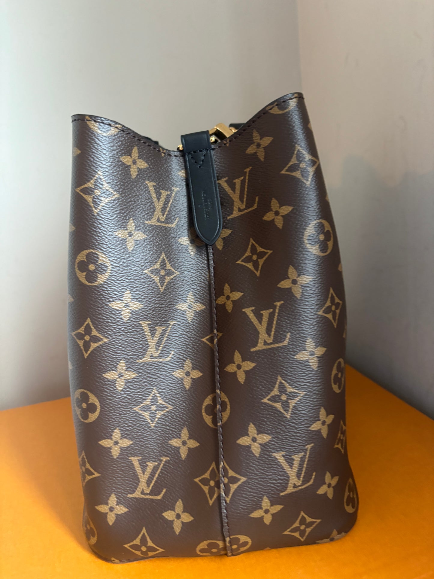 ❗️SOLD❗️Neonoe monogram black (microchip)