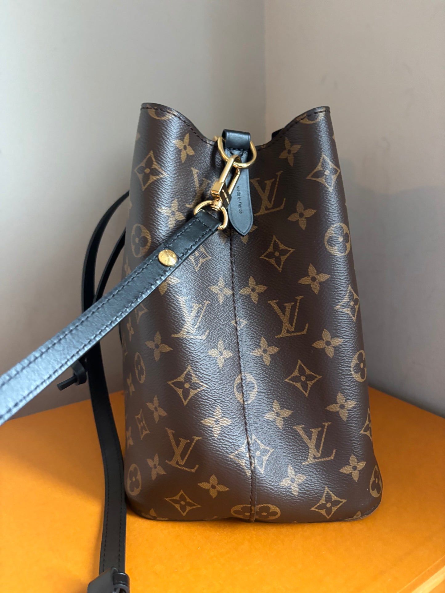 ❗️SOLD❗️Neonoe monogram black (microchip)