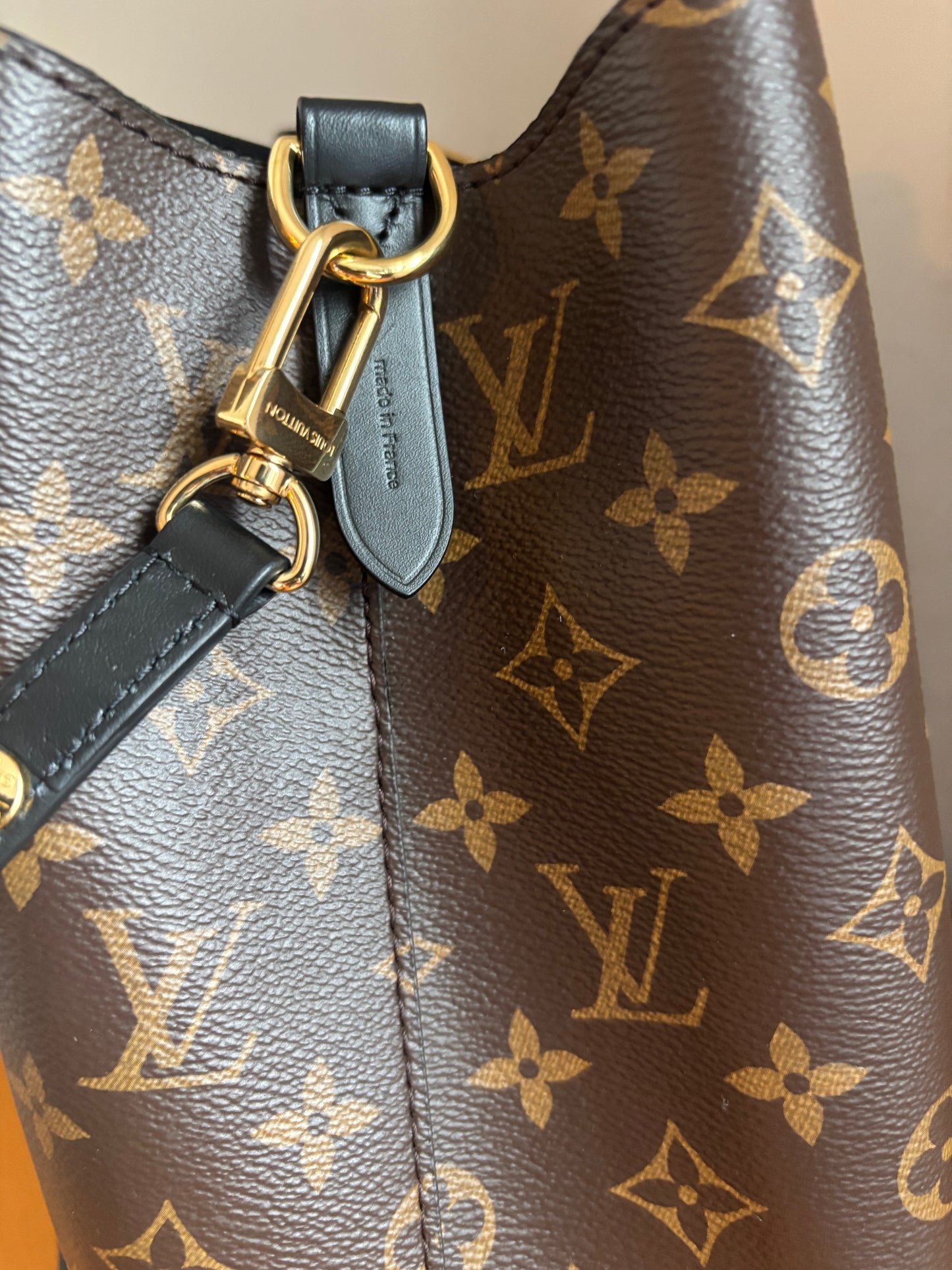 ❗️SOLD❗️Neonoe monogram black (microchip)